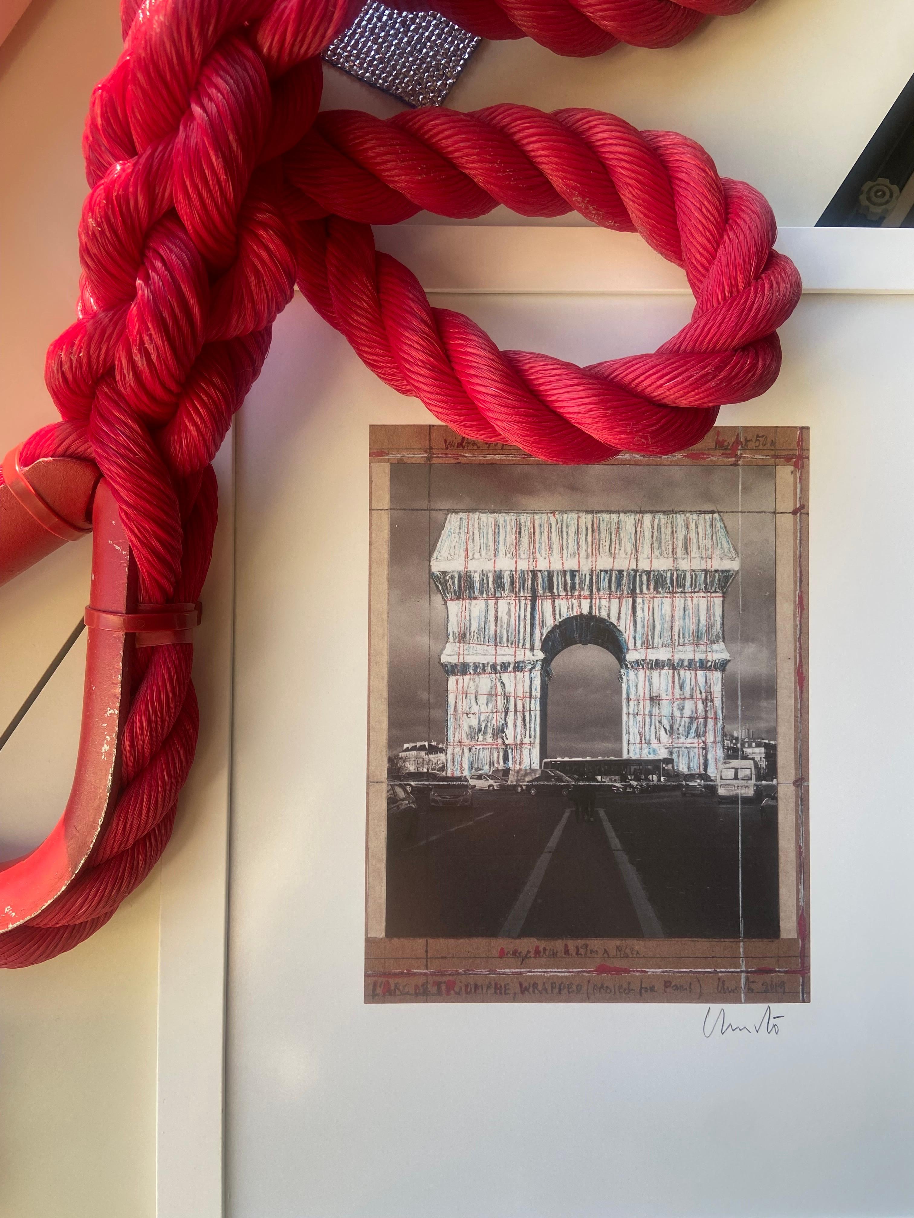 Christo Javacheff Druck des Projekts L'Arc de Triomphe, umwickelt, signiert 2019 im Angebot 3