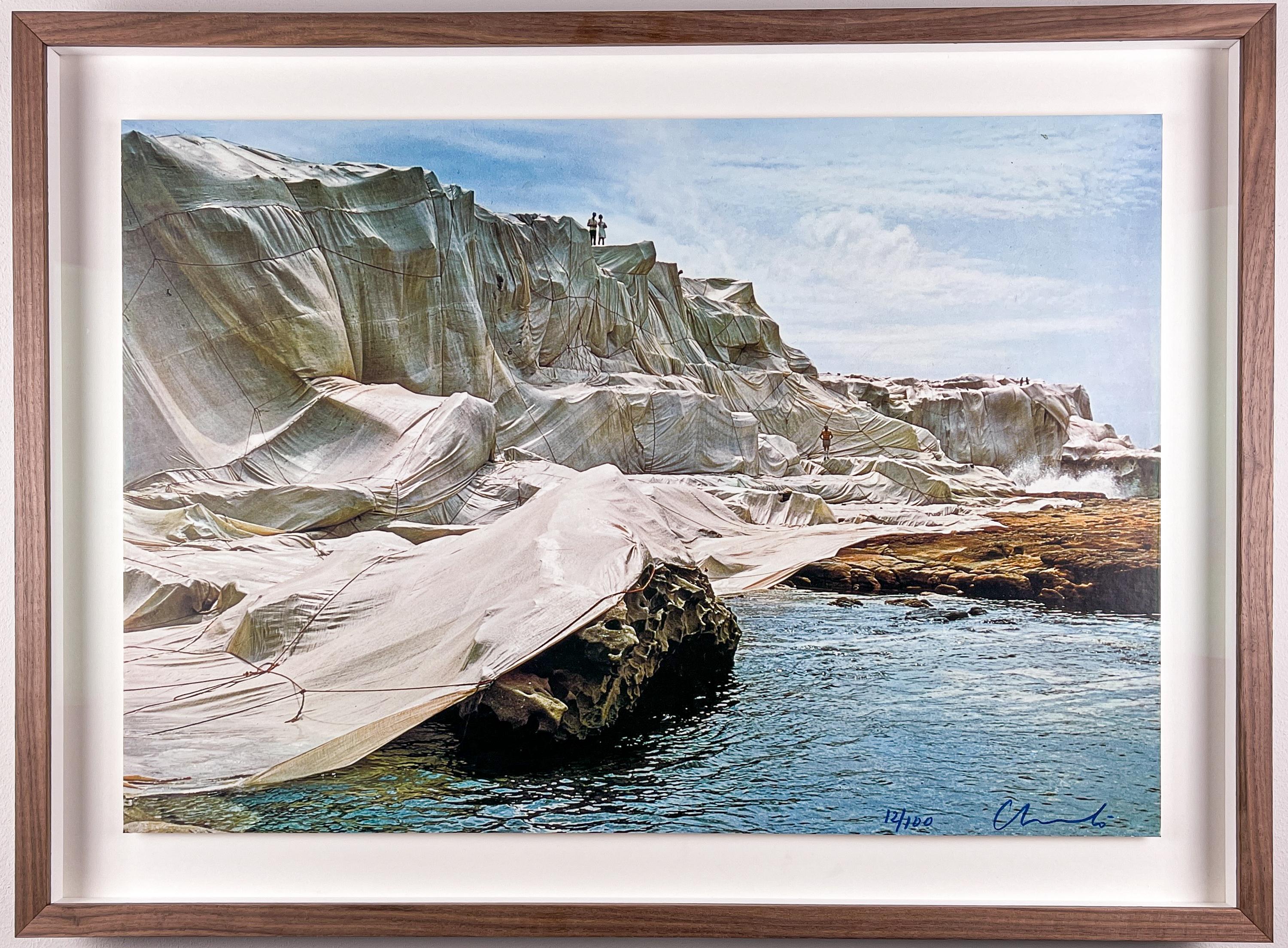 Christo & Jean-Claude, Wrapped Coast Project, 1977, Small edition of 100, Framed In Good Condition For Sale In EL Waalre, NL