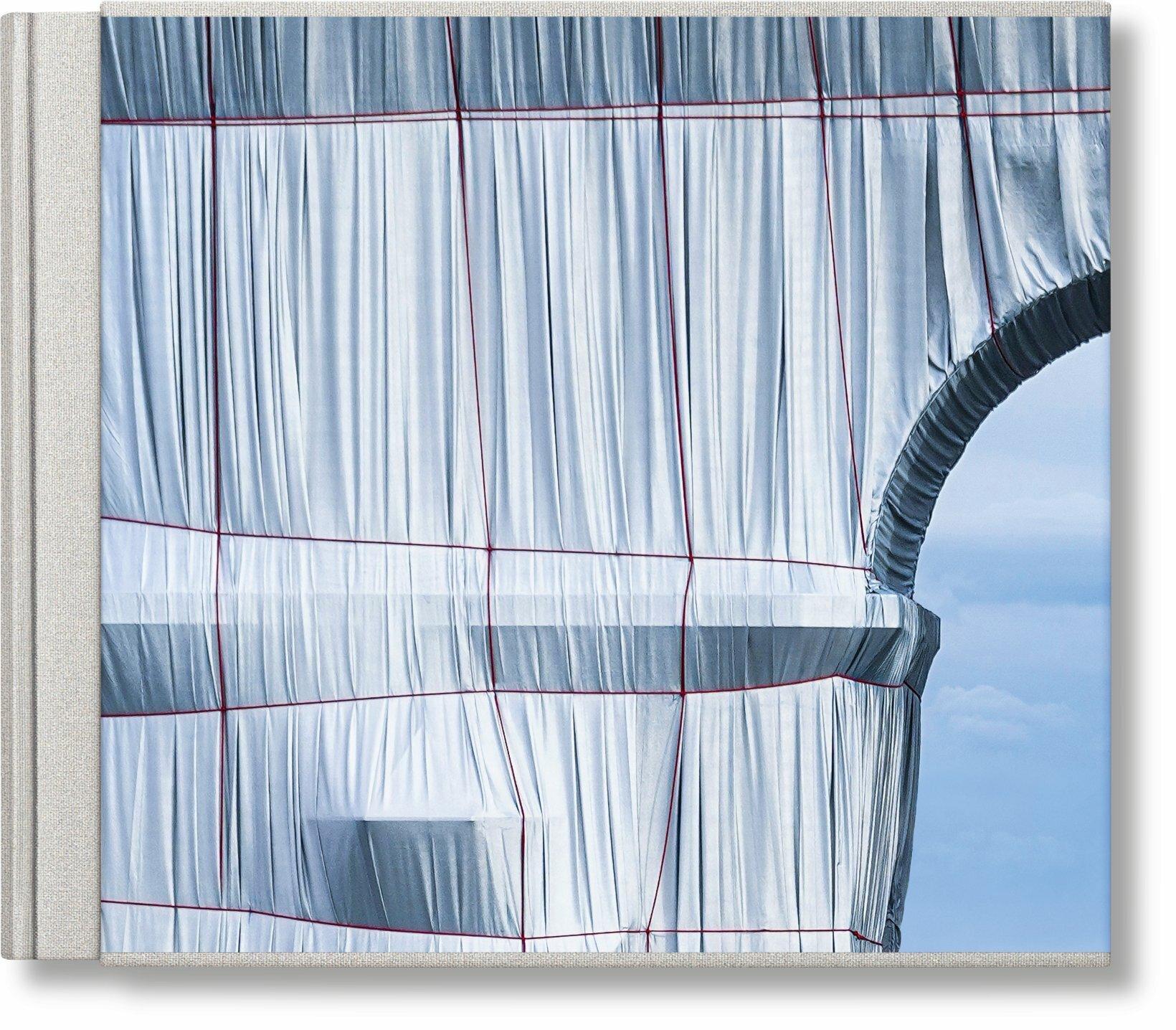 Christo & Jeanne-Claude. L'Arc de Triomphe, enveloppé, Paris. Livre à tirage limité en vente 2