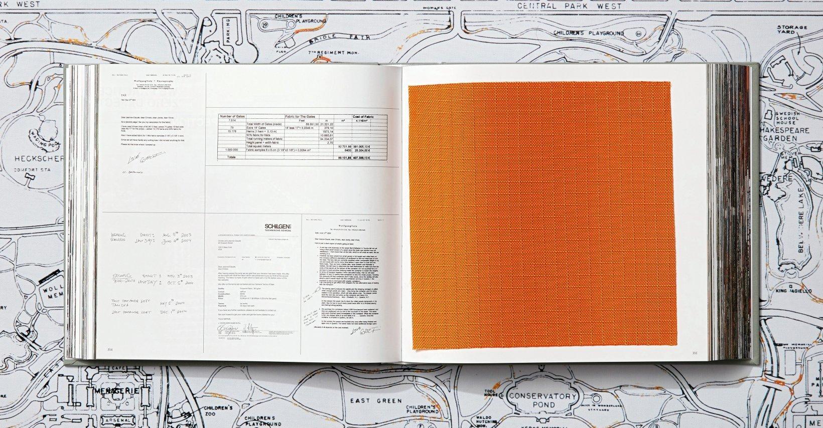 Christo & Jeanne-Claude, The Gates, limitiertes signiertes Buch mit Original-Stoff, quadratisch im Zustand „Neu“ im Angebot in Los Angeles, CA