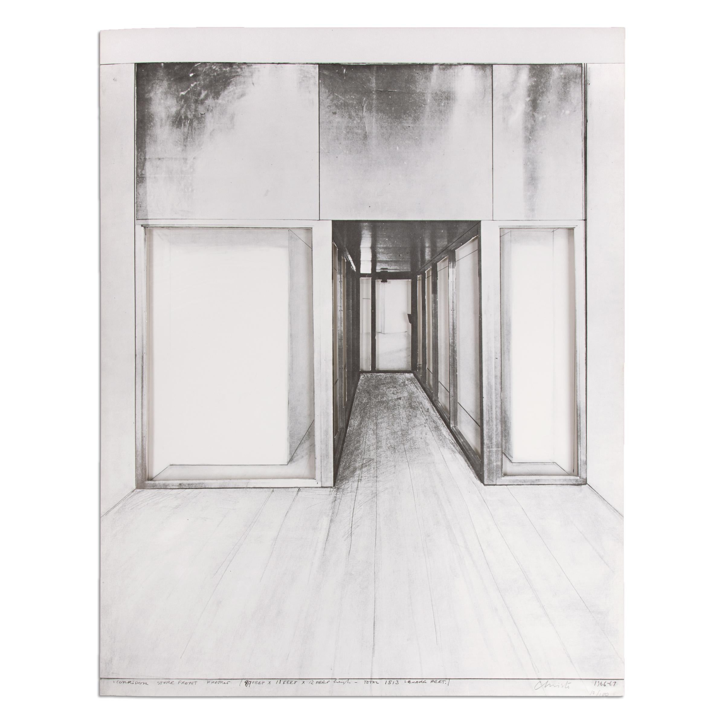 Christo (estadounidense-búlgaro, nacido en 1935)
Fachada de la tienda Corridor (de Monuments), 1968
Soporte: Collage (serigrafía en dos partes sobre cartón Bristol, con lámina de plástico transparente montada, con bisagras, para abrir)
Dimensiones: