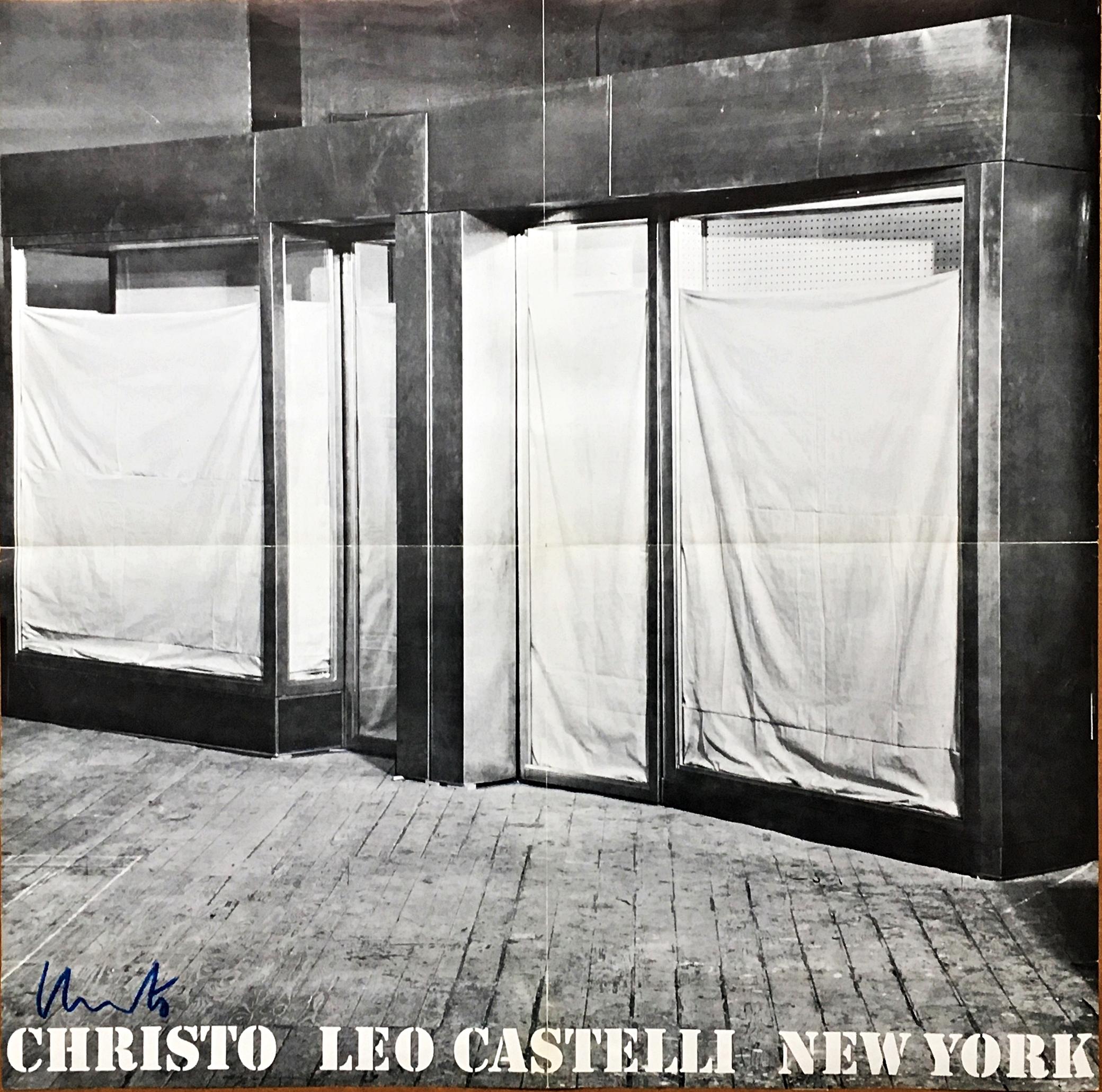 Christo
Christo at Leo Castelli Gallery New York (Hand Signed), 1966
Rare Offset Lithograph Poster announcement
Boldly hand signed by Christo in blue marker on the lower left front. Addressed to the influential (legendary) art critic Pierre Restany