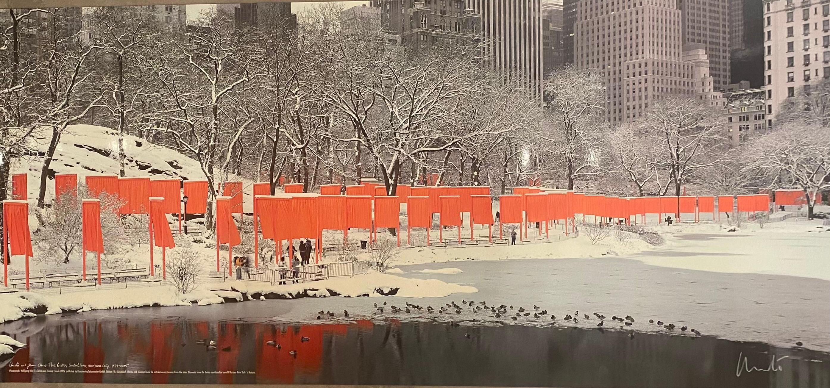 The Gates NYC Skyline in the Snow - Photographie d'art moderne originale de Christo signée 