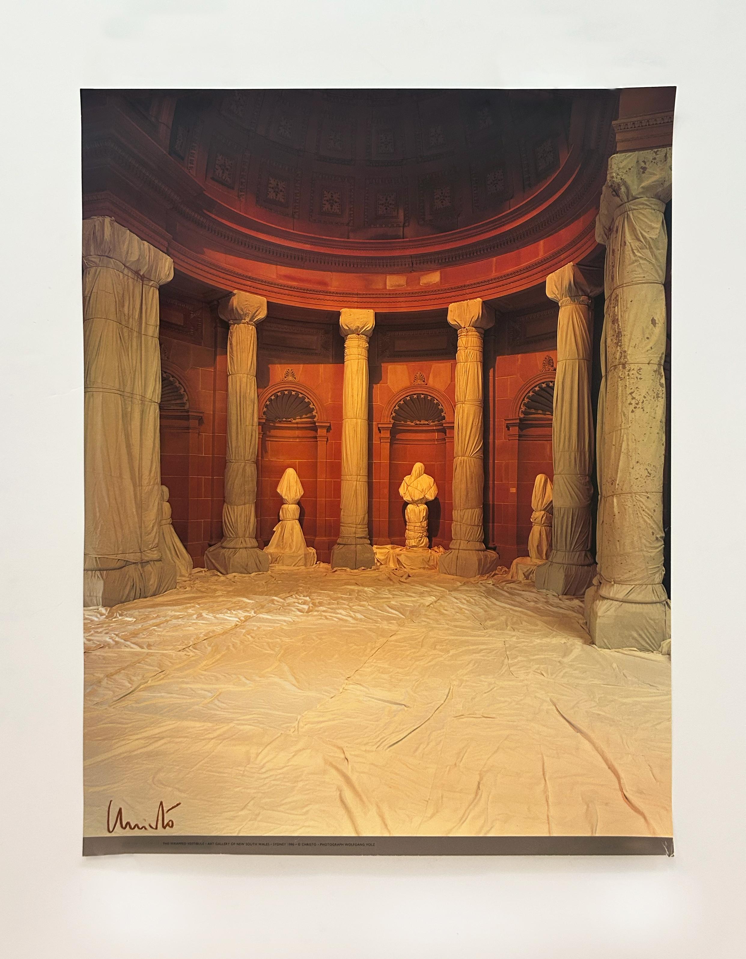 El Vestíbulo Envuelto, Galería de Arte de Nueva Gales del Sur, Sydney - Print de Christo