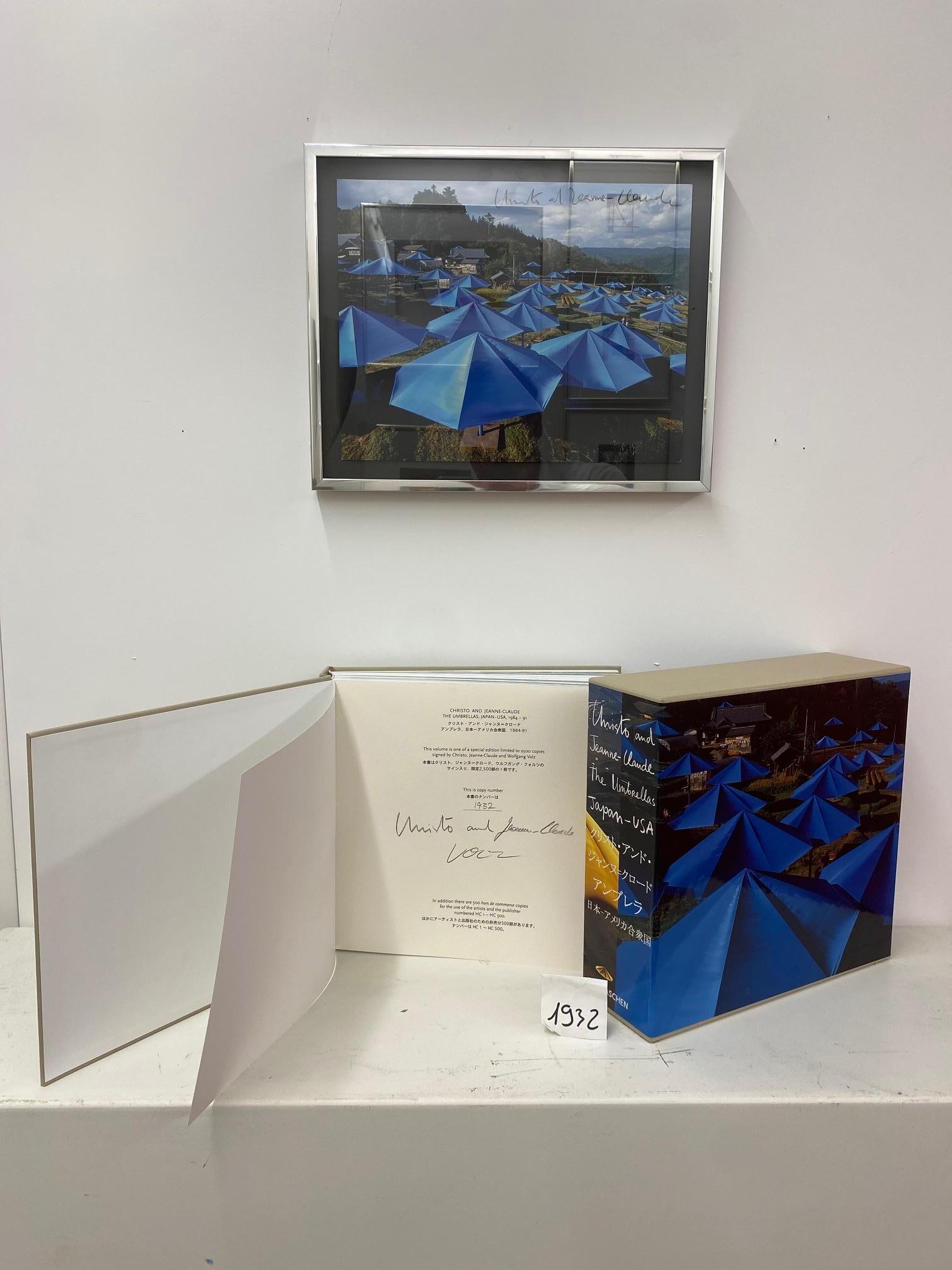 Umbrellas -original Christo modern art lithograph & signed limited-edition book For Sale 3