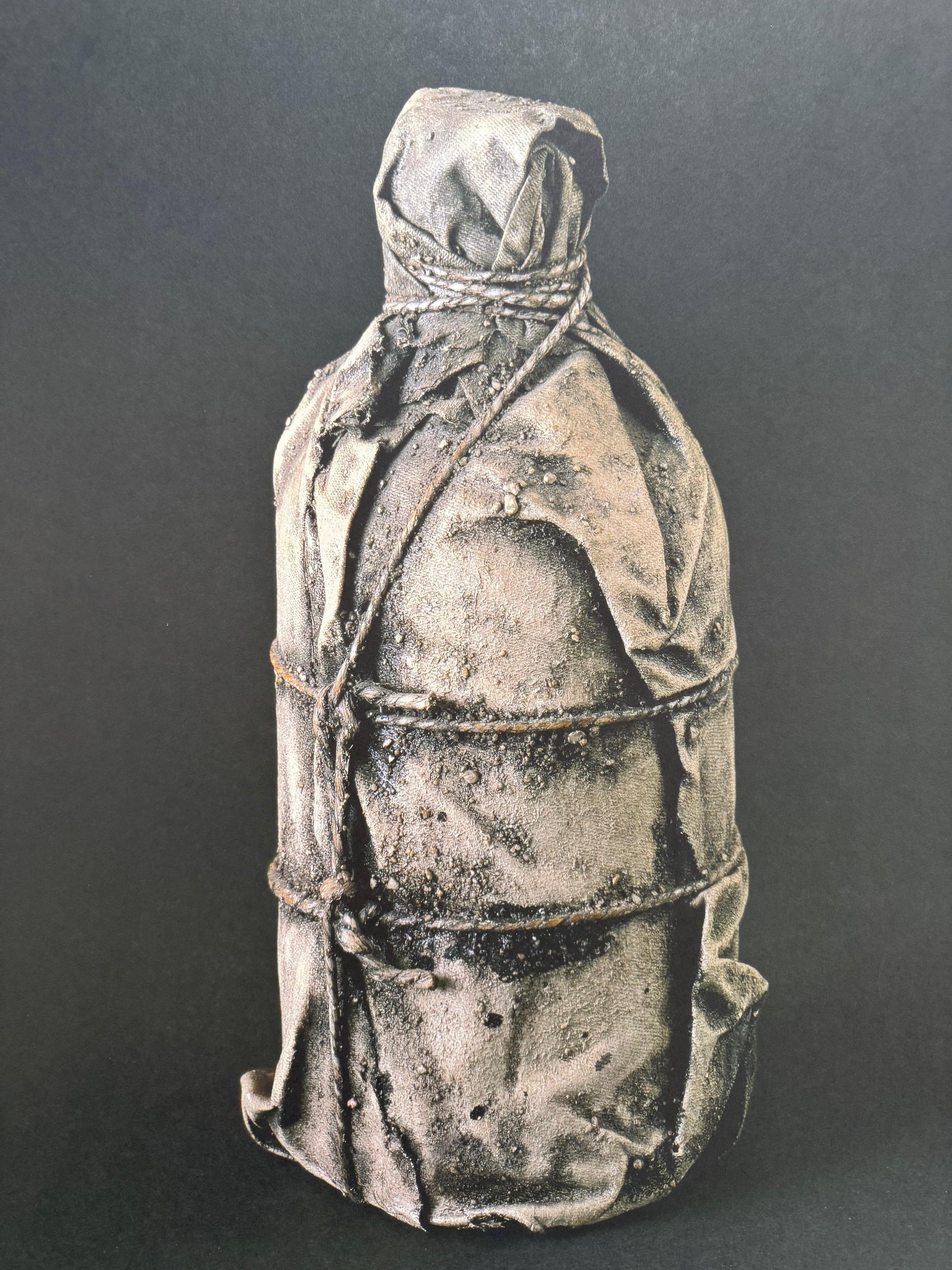 Botella Envuelta - litografía original de arte moderno de Christo en venta 7