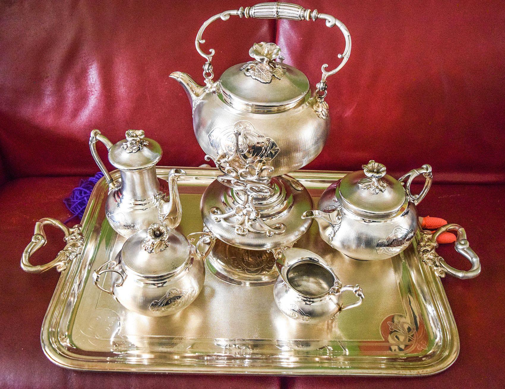 Antique 19th Century Guilloche 1890's Grand Christofle Tea set.
 Rare and beautifu lSamovar Coffee &Tea set with all over engine turned (Guilloche)
decoration.
Comes with a  very large and heavy rectangular  tray which is also with
engine  turned
