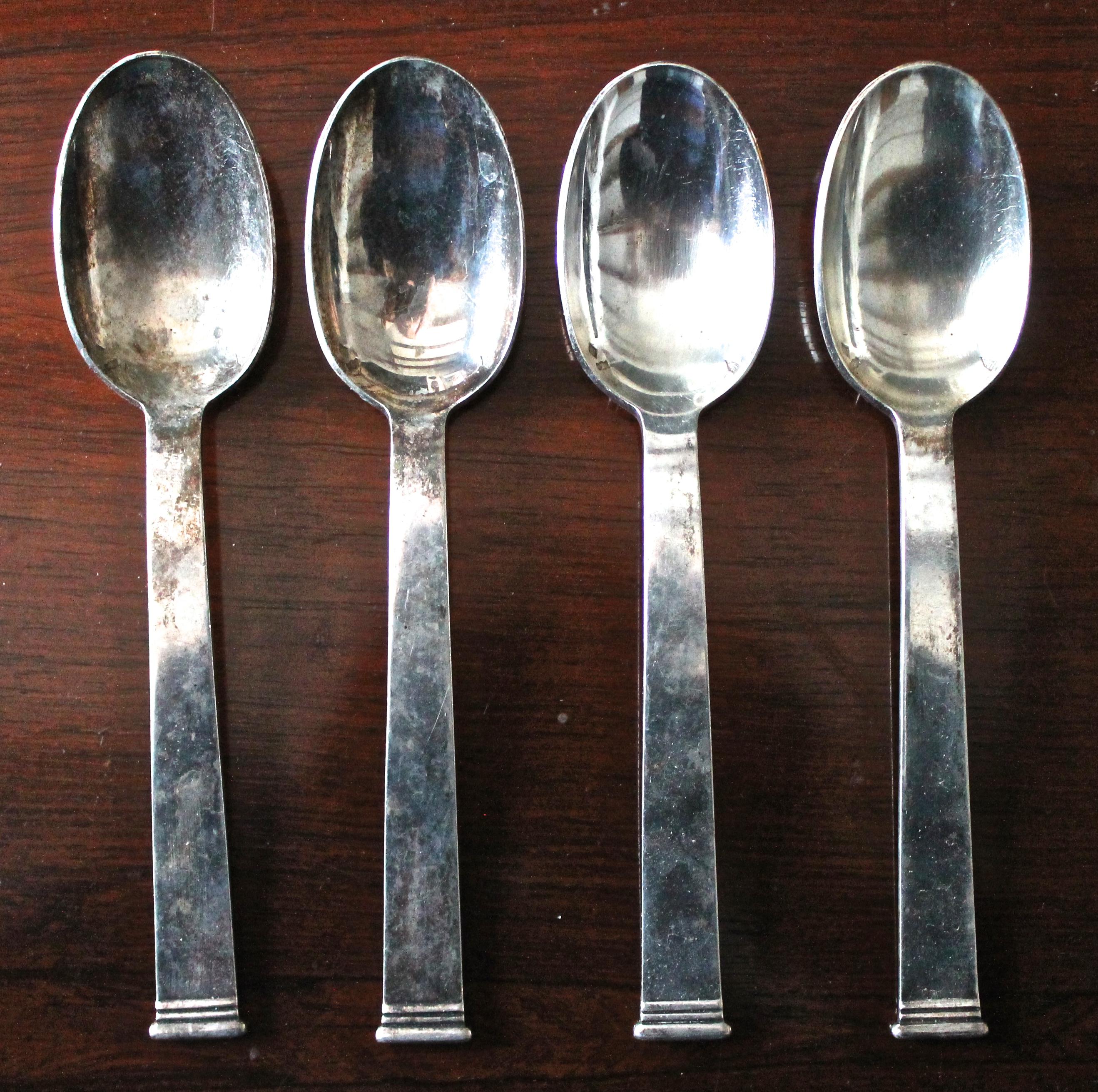 Français Ensemble de quatre pièces «modore » Art Déco en argent sterling de Christofle en vente