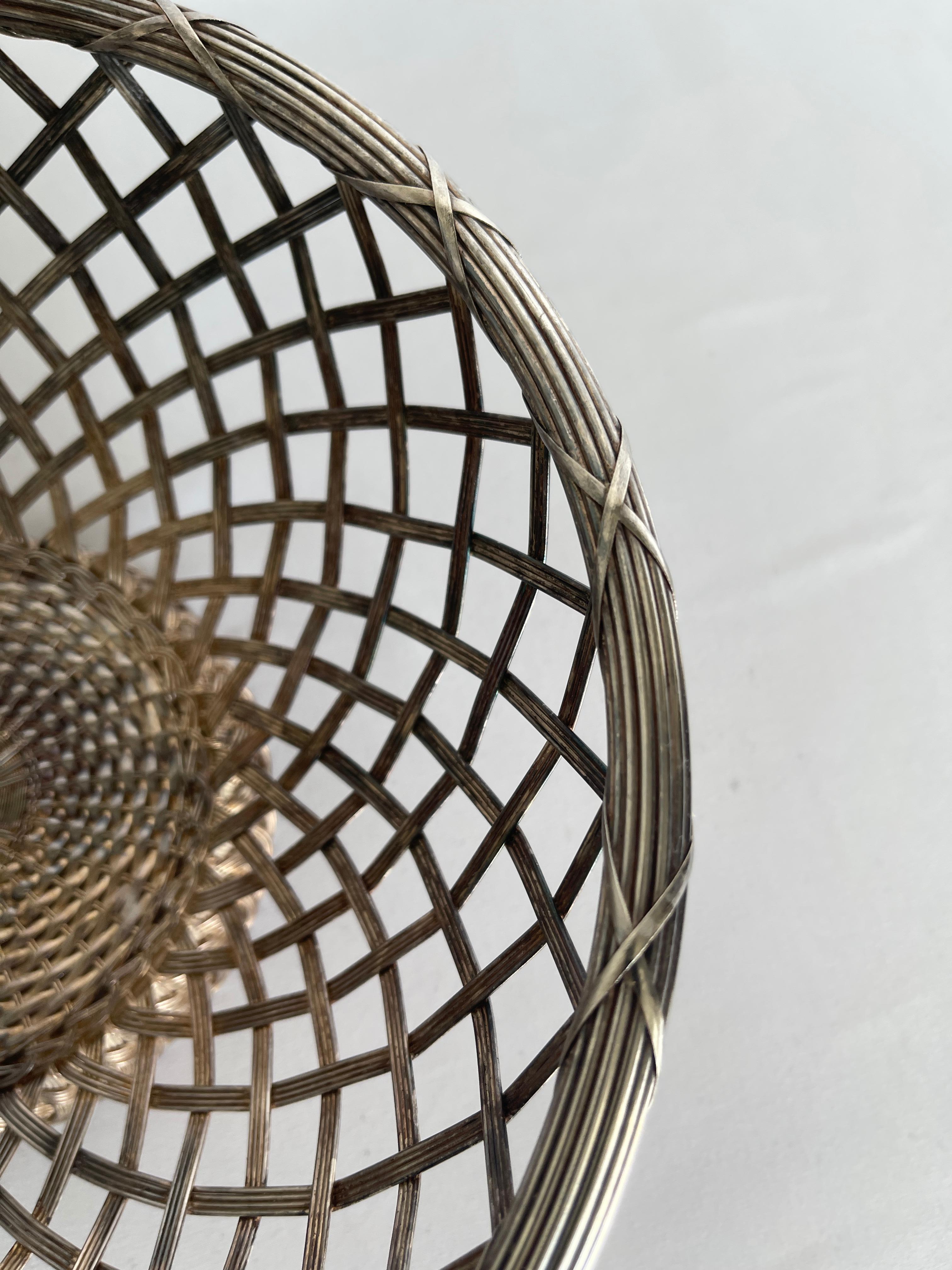 Christofle Attributed  Silver Plated Woven Metal Serving Basket Made in France In Good Condition In New York, NY