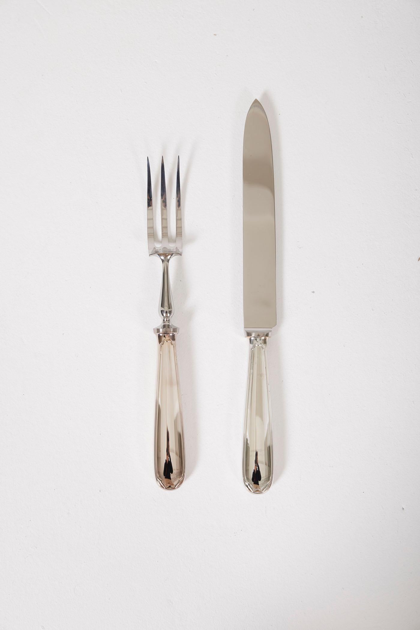 Silver-plated Carving Set comprising a large fork and a large knife from the Christofle house. Clearly engraved and hallmarked. Very good condition.
LP2203