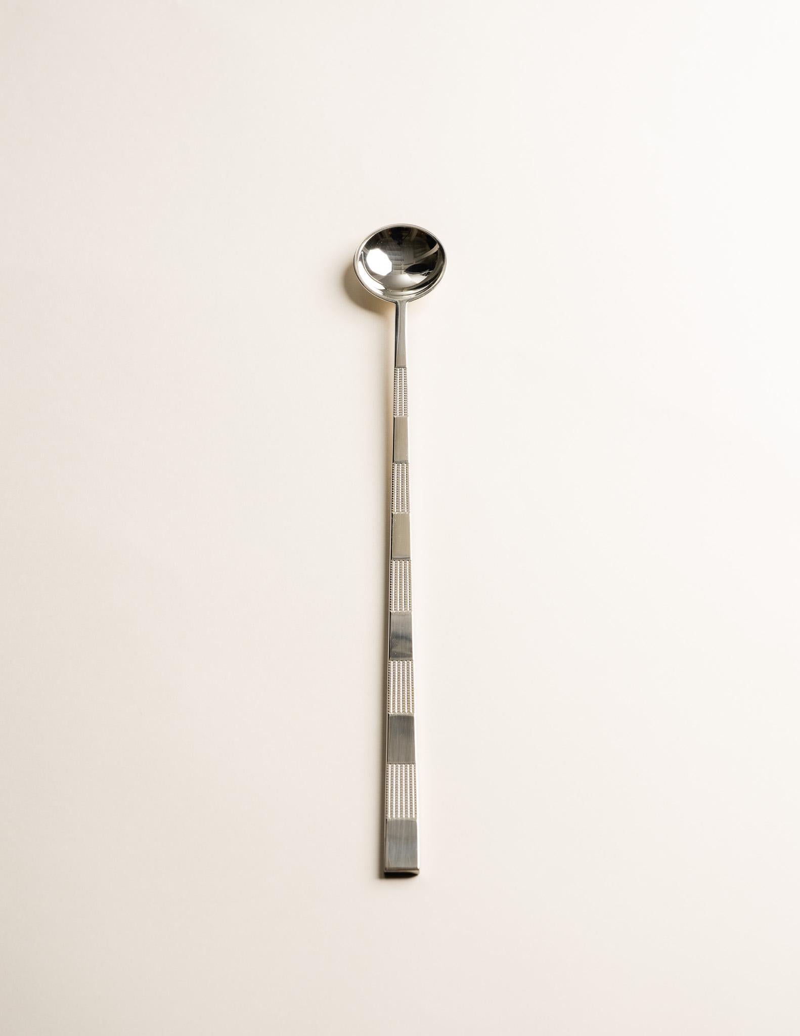 Versilberter Cocktaillöffel von Christofle, 1980er Jahre, aus der Collection 3000.
Hergestellt in Frankreich und in der signierten Originalschachtel von Christofle präsentiert. Ausgezeichneter Zustand

DV4769