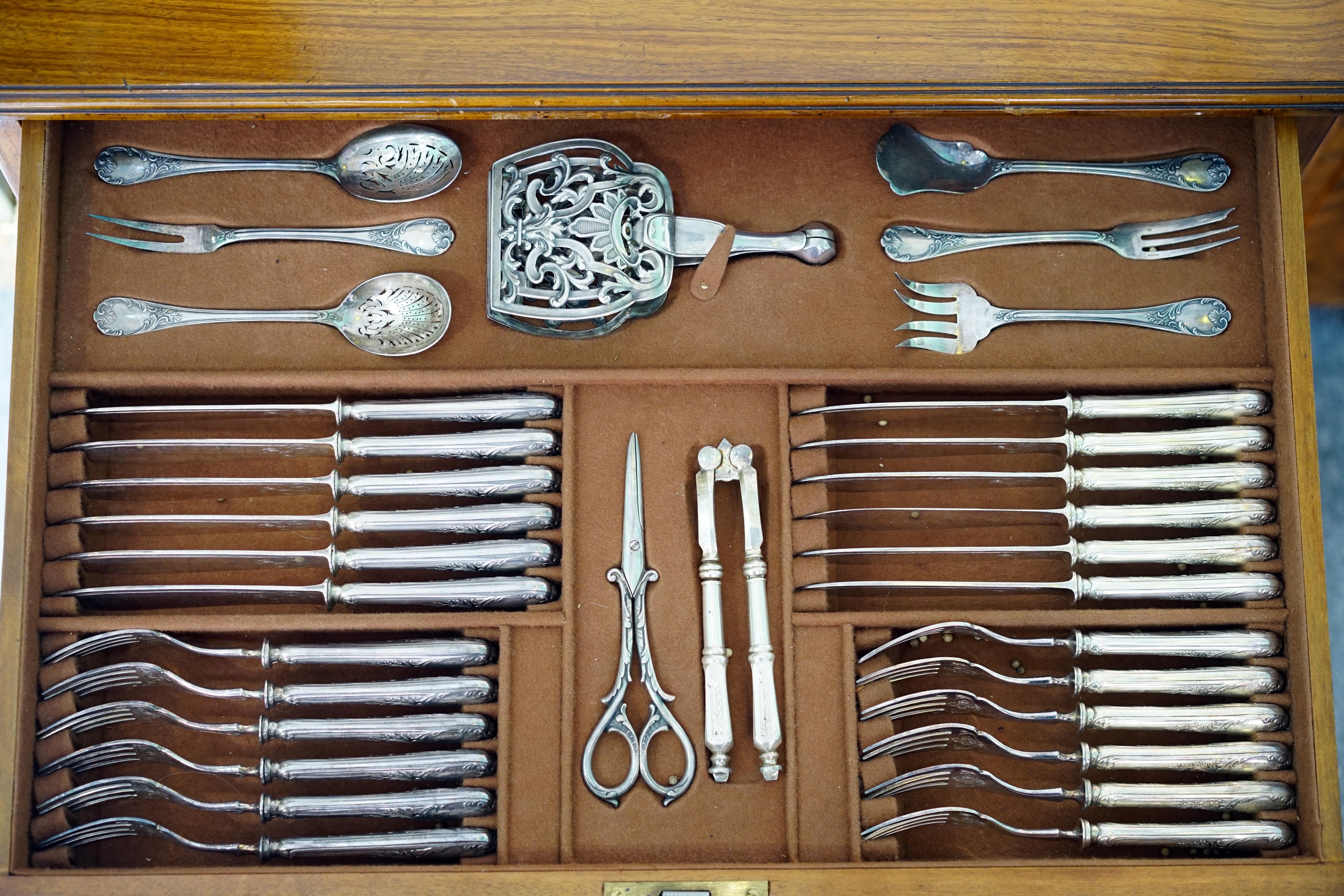 Silvered Christofle cutlery set For Sale