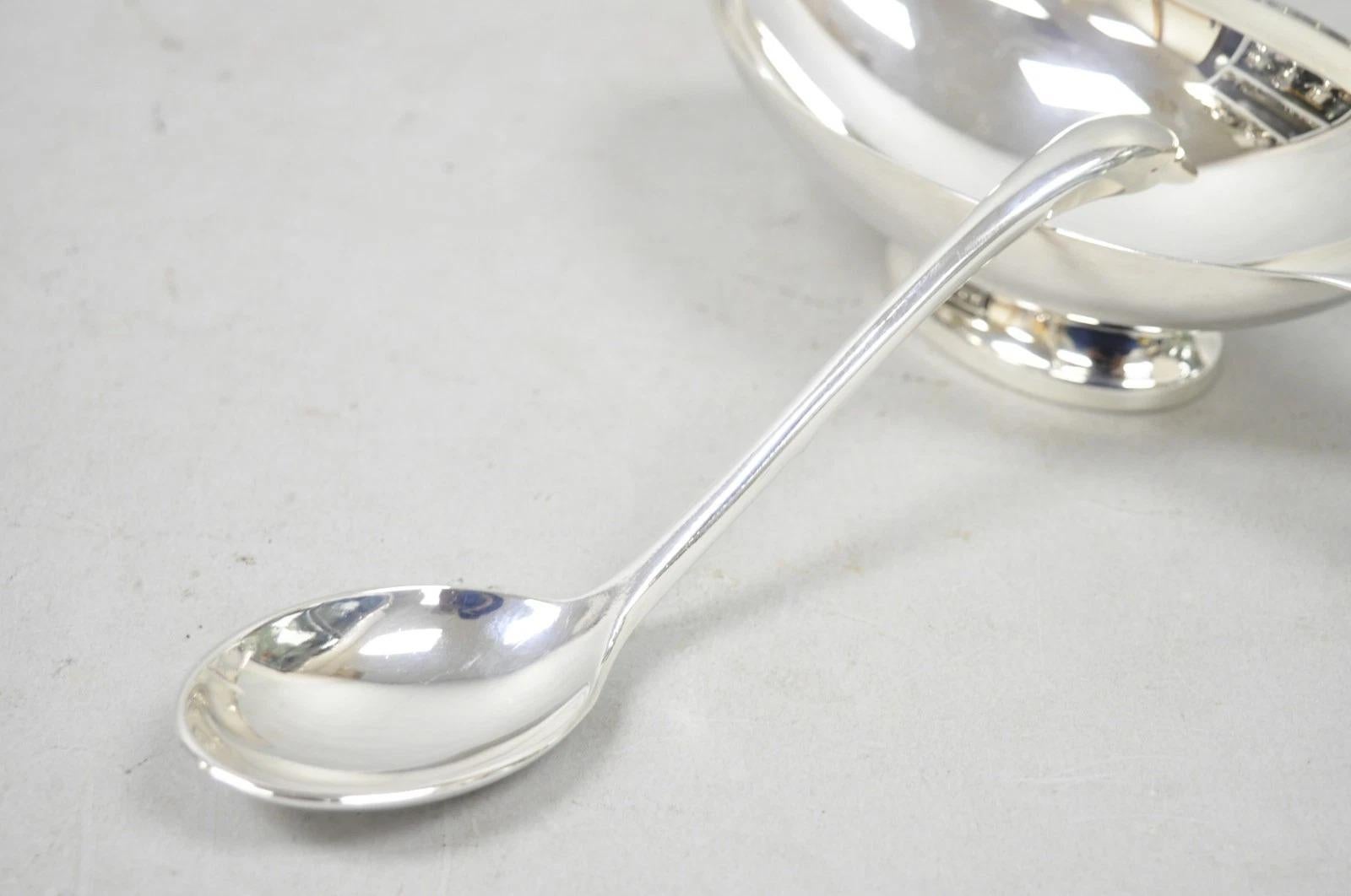 Placcato argento Christofle France Gallia placcata in argento con figura di una salsiera con cucchiaio a forma di cigno in vendita