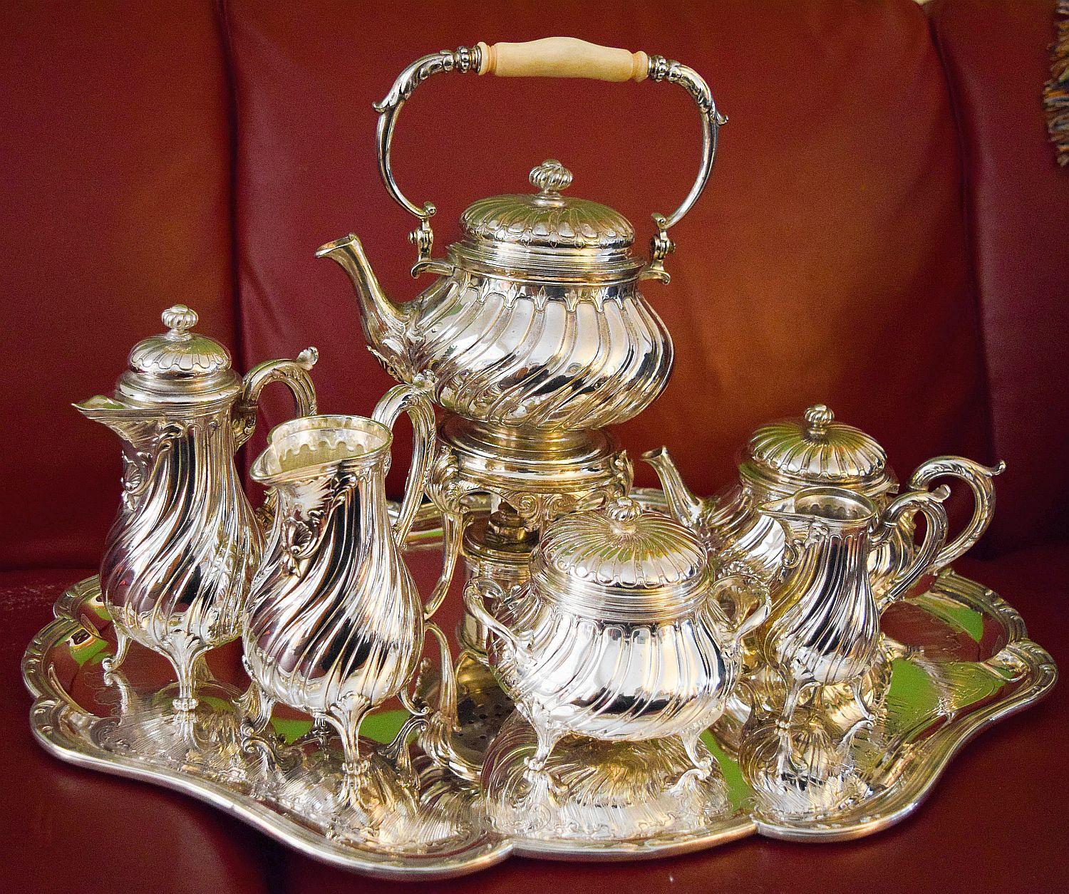 Christofle Museum quality 7 piece tea and coffee set silver plated
French Christofle Paris Elegant
This amazing tea set dates back to 1890's
It is really is very difficult to find these Christofle tea sets all complete nearly in this condition
150