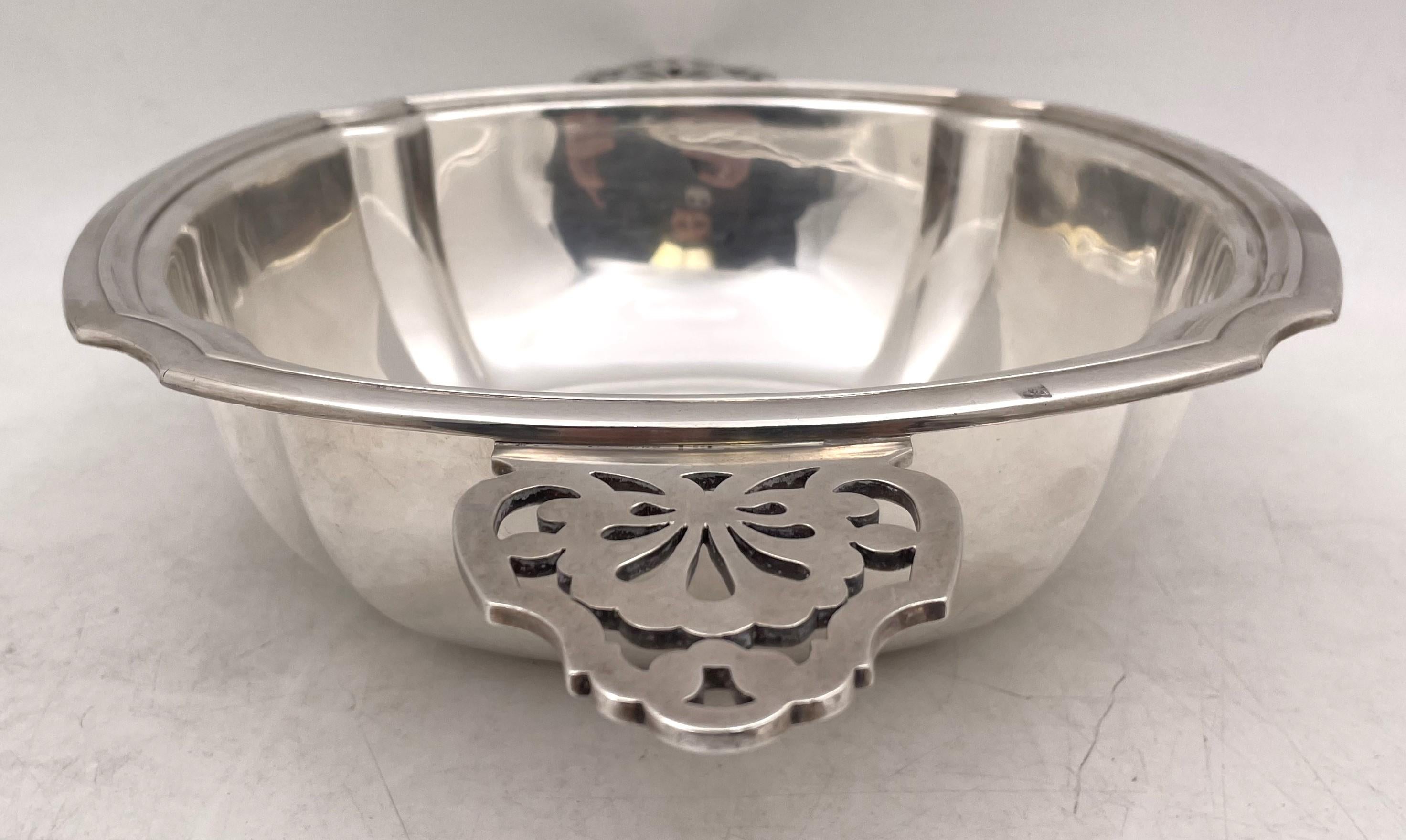 Christofle French Sterling Silver Two-Handled Covered Dish Bowl /Tureen Art Deco In Good Condition For Sale In New York, NY