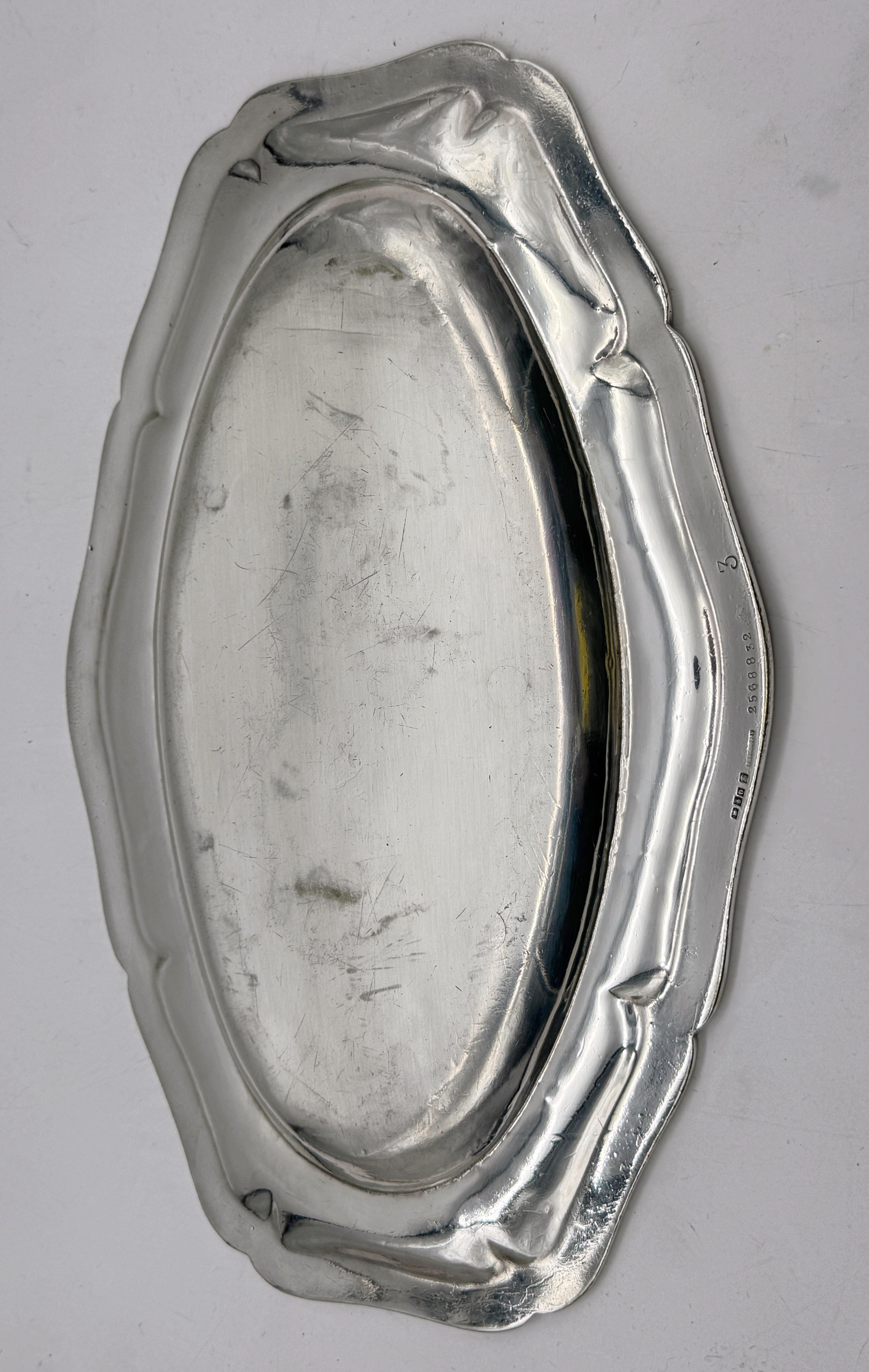 Vassoio ovale placcato in argento Christofle 'Grand Hotel Paris', circa 1920 In condizioni buone in vendita a West Palm Beach, FL