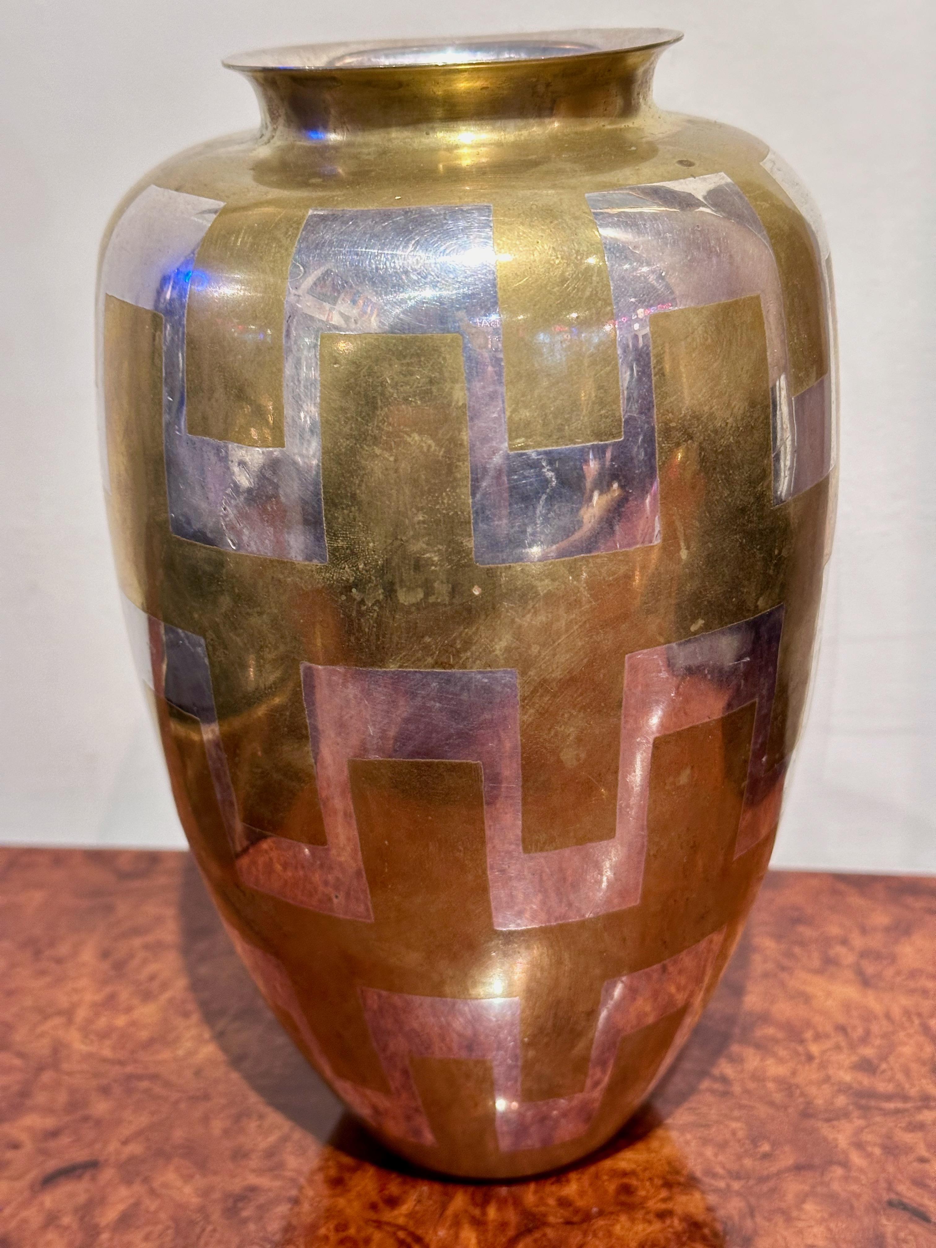 Vase en Metal Christofle par Luc Lanel Circa 1925 Art Deco en vente 1