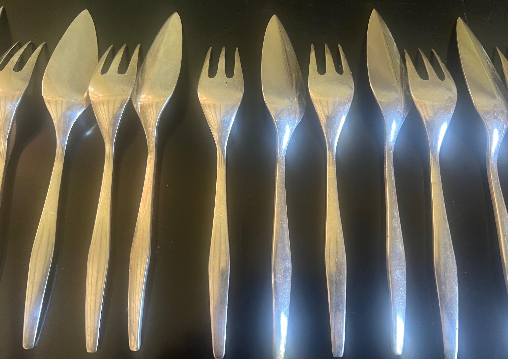 Christofle Mid Century Fish Service Flatware Set & Serving Fork, Set of 22 For Sale 9