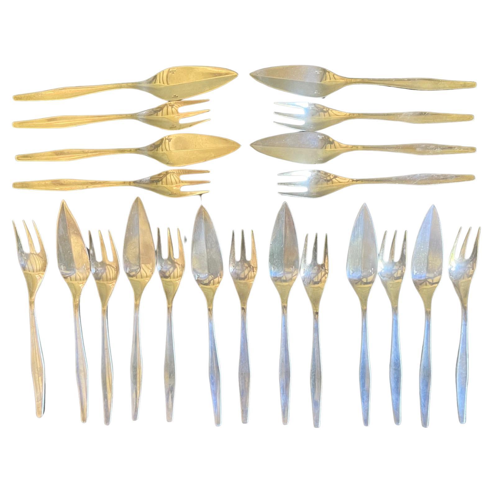 Mid-Century Modern Christofle Mid Century Fish Service Flatware Set & Serving Fork, Set of 22 For Sale