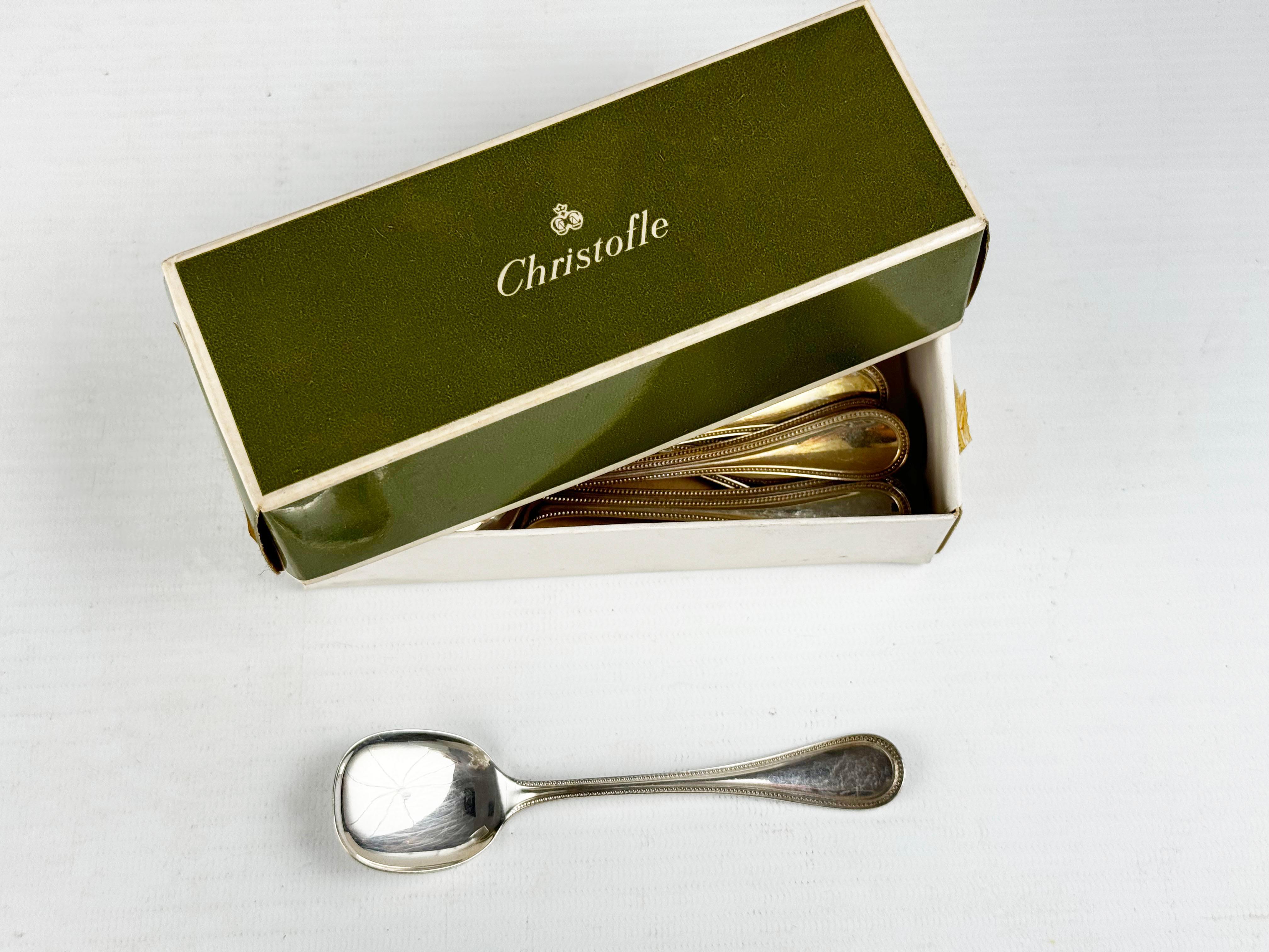 Milieu du XXe siècle Christofle Model Perles Set de couverts 100 pièces, Imperial, en argenté en vente