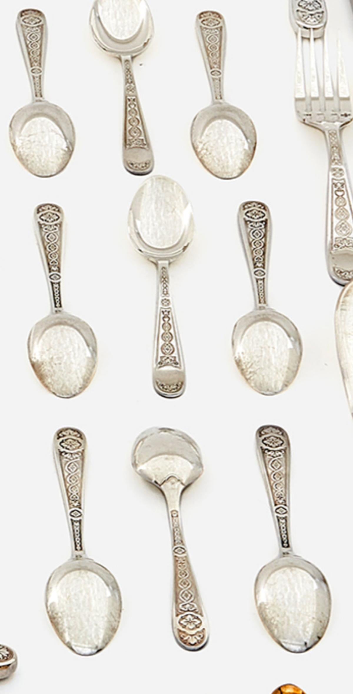 
Consists of: 

- 12 table forks and 12 table spoons 

- 12 fish forks and 12 fish knives 

- 12 oyster forks 

- 12 cake forks 

- 12 small spoons 

- 12 mocha spoons (gold-plated) 

- 12 table knives 

- 12 dessert knives 

- cheese serving knife