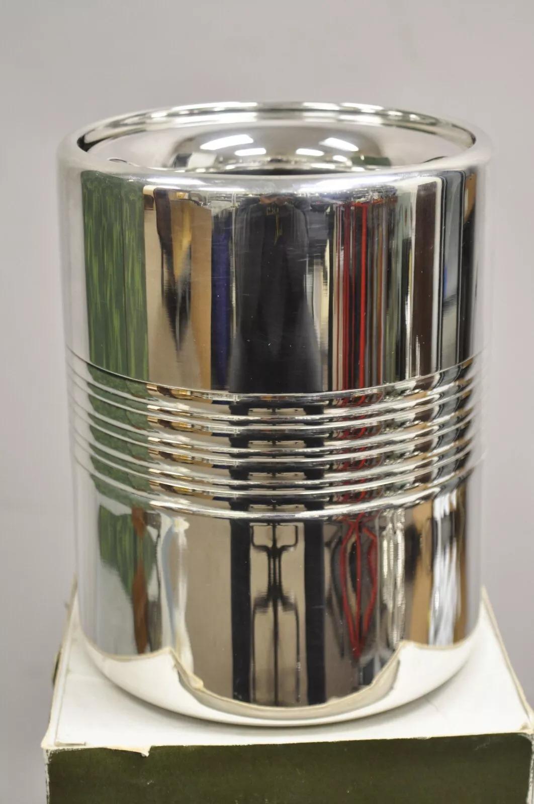 Christofle Modern Silver Plated Glacette Champagne Wine Chiller Ice Bucket with Removable Ice Packs in Box and Wrapping. Circa Late 20th Century. Measurements: 7.5