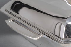 Christofle - Zuppiera modernista con vassoio in argento Art Deco