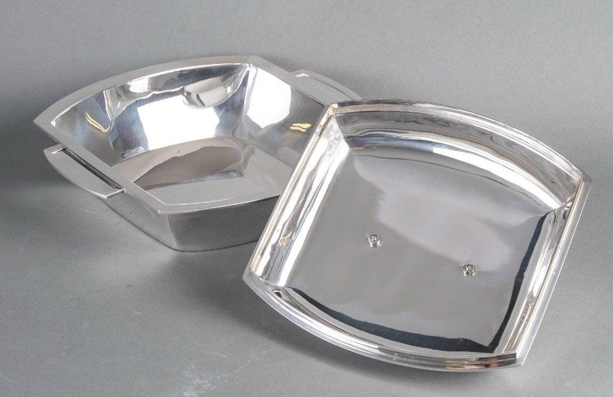 French Christofle - Modernist Tureen On Its Art Deco Sterling Silver Tray For Sale