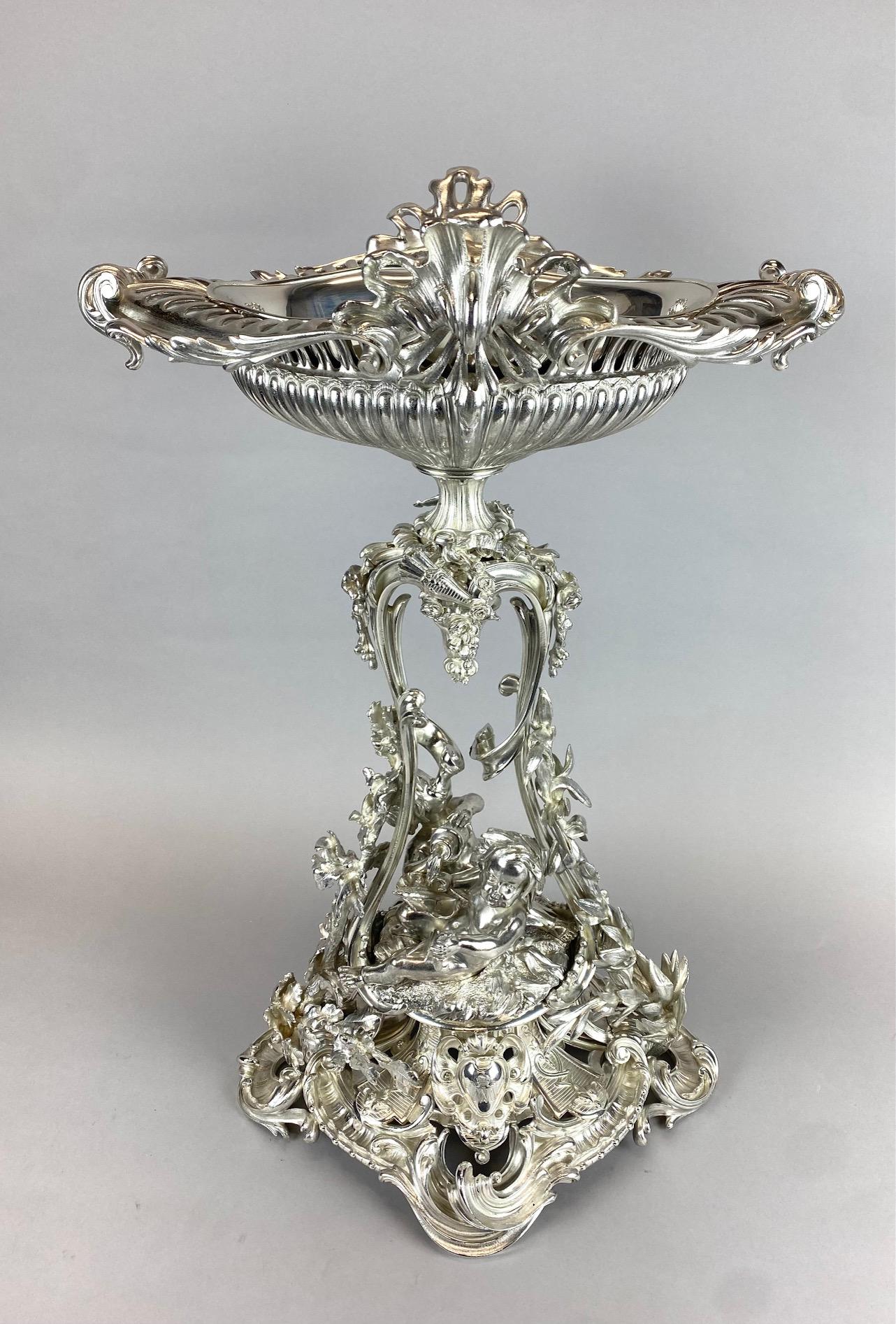 Napoleone III Centrotavola in bronzo argentato Christofle Paris del 19° secolo in vendita