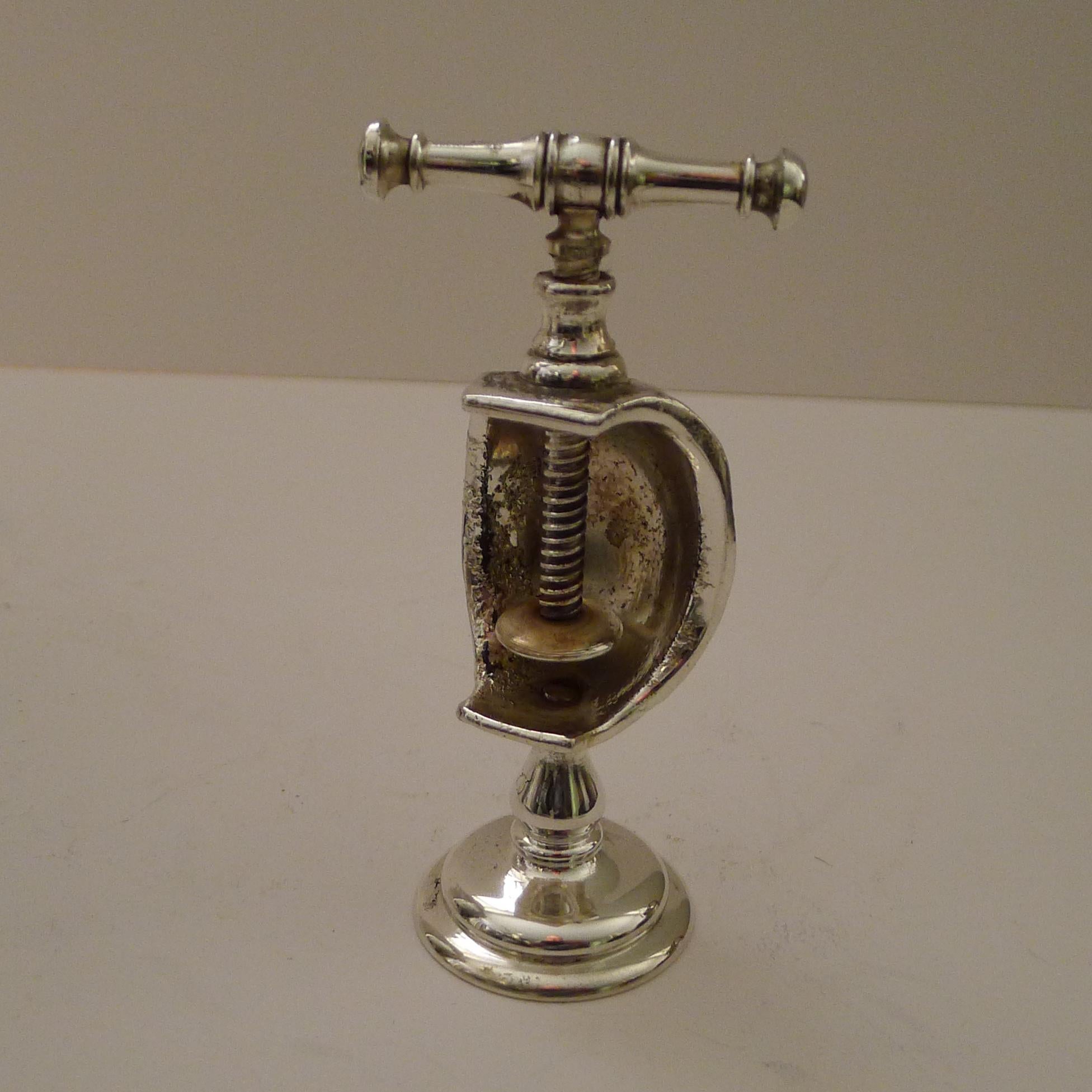 nutcracker gravy boat