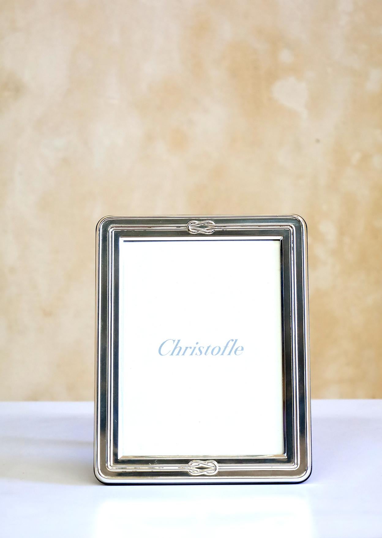 Christofle picture frame. Original from Christofle.
Very elegant and clean.
