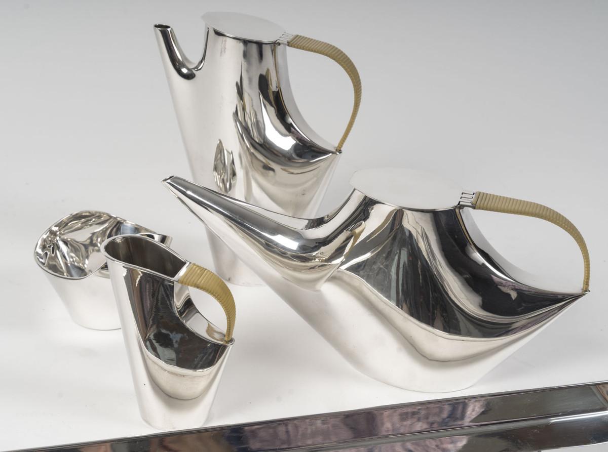 CHRISTOFLE - SABATTINI - Modernist Tea/Coffee Set on its Solid Silver Tray Circa For Sale 3