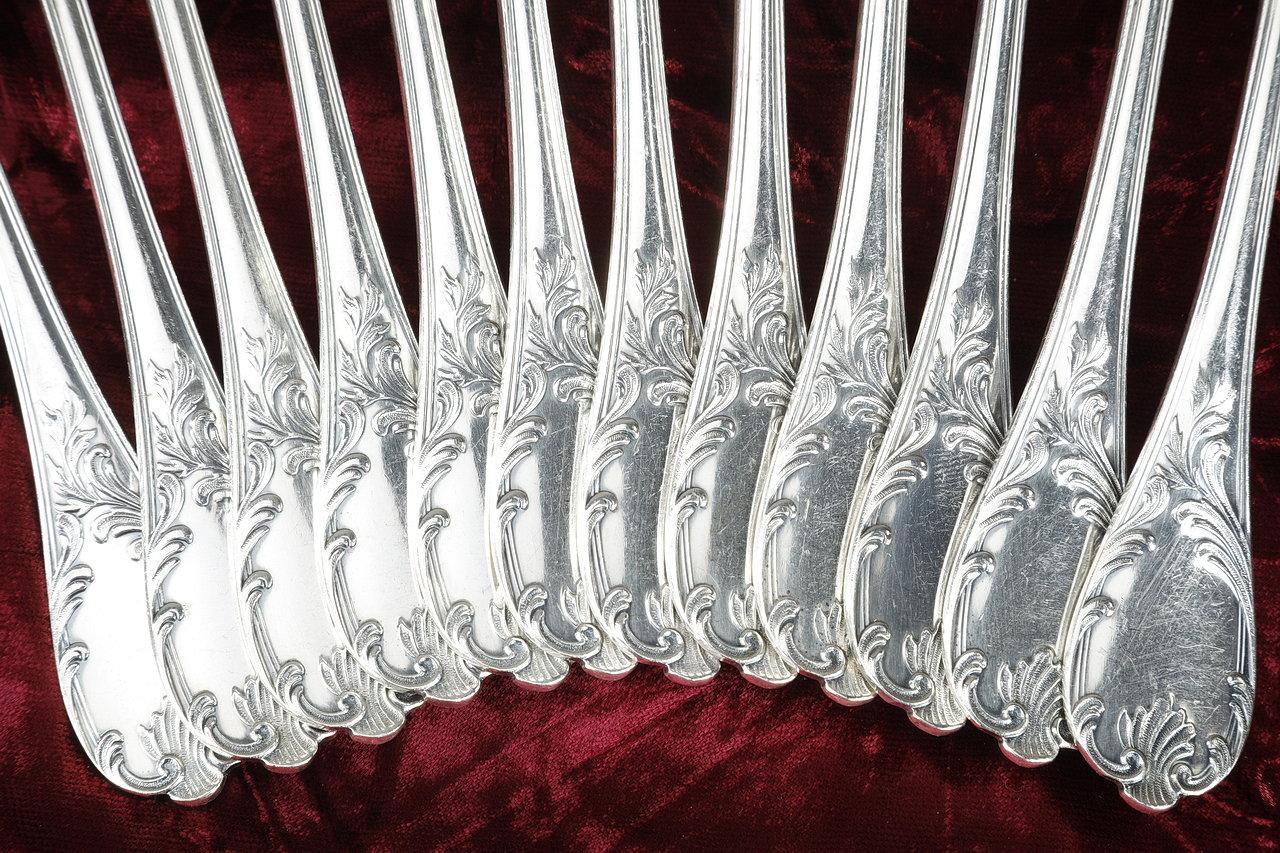 Christofle, Set of 51 Louis XV Style Silver Plated Flatware For Sale 10