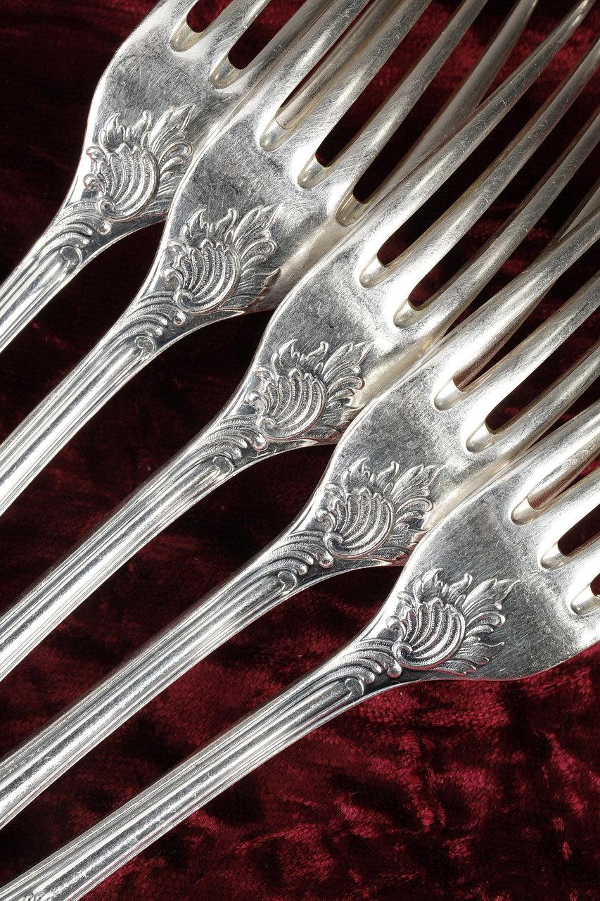 French Christofle, Set of 51 Louis XV Style Silver Plated Flatware For Sale