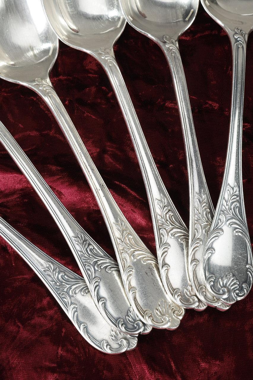 Metal Christofle, Set of 51 Louis XV Style Silver Plated Flatware For Sale