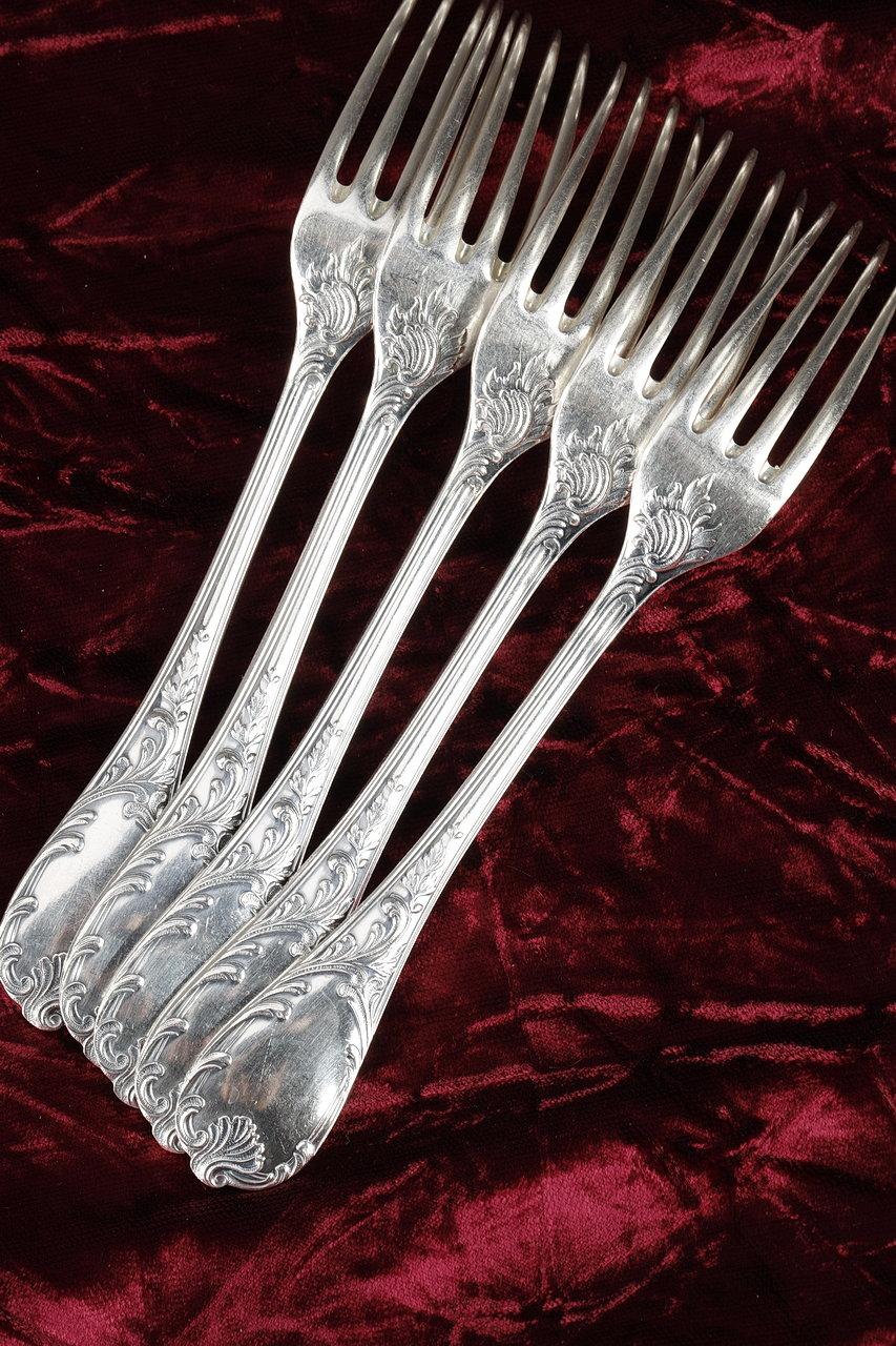 Christofle, Set of 51 Louis XV Style Silver Plated Flatware For Sale 3
