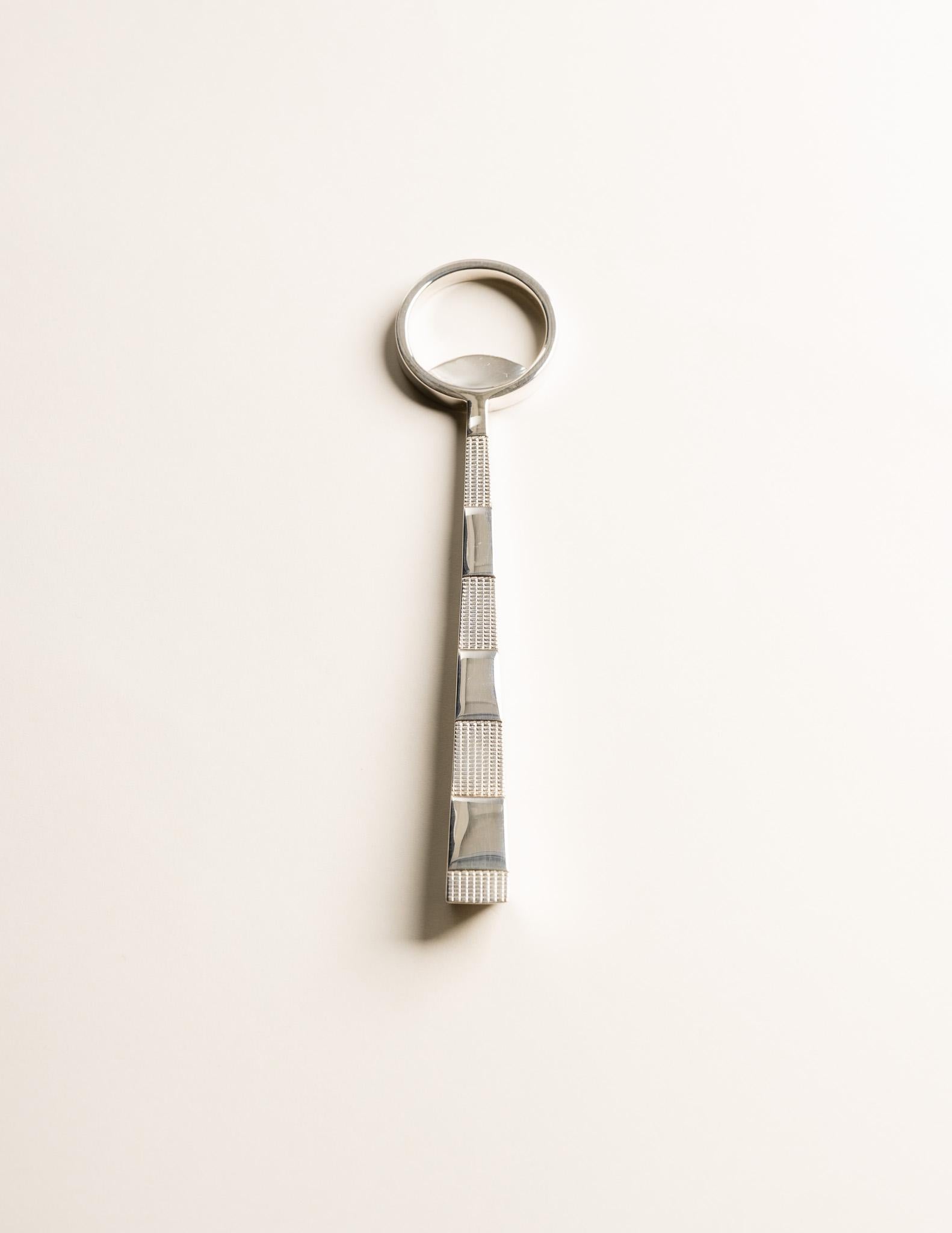 Silver-Plated Bottle Opener by Christofle, from the 3000 Collection, 1980s.
Made in France and presented in its original signed Christofle box. Excellent condition.

DV4767