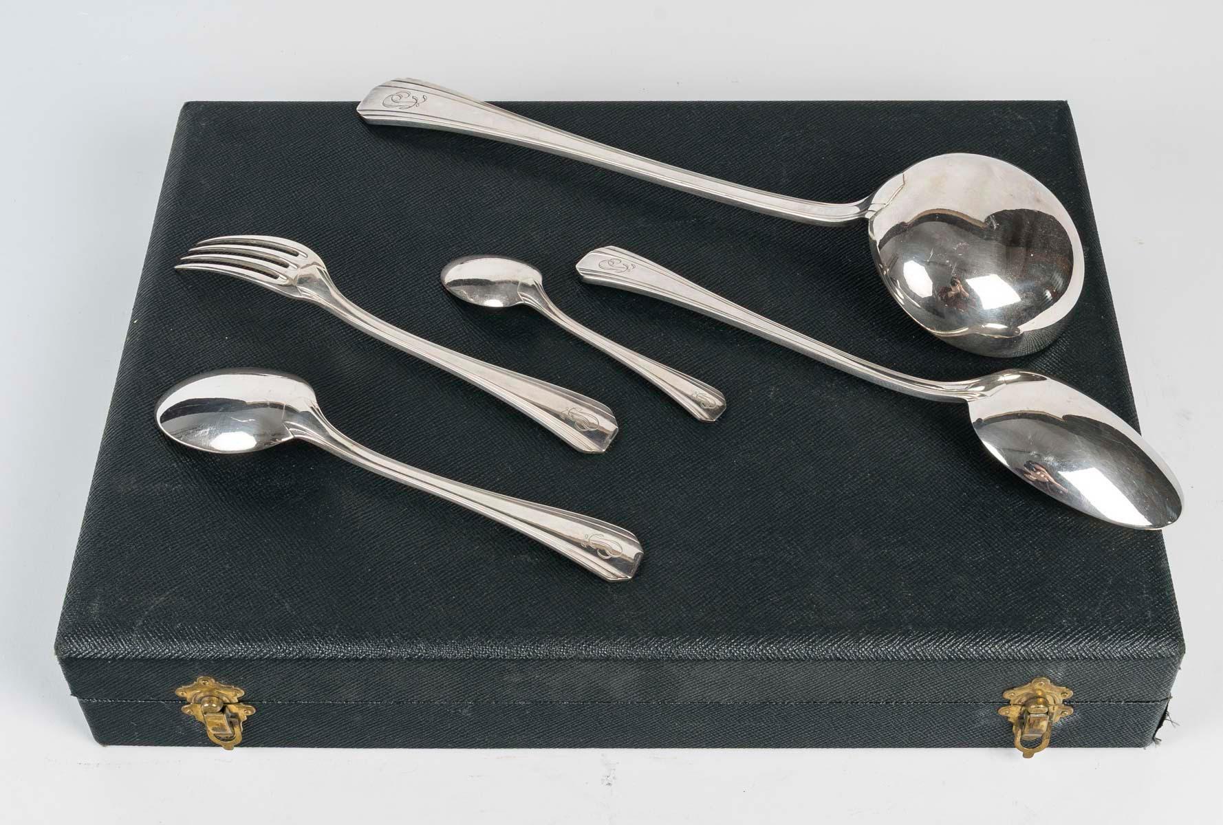 Christofle Silver Plated Menagère in its Box. For Sale 2