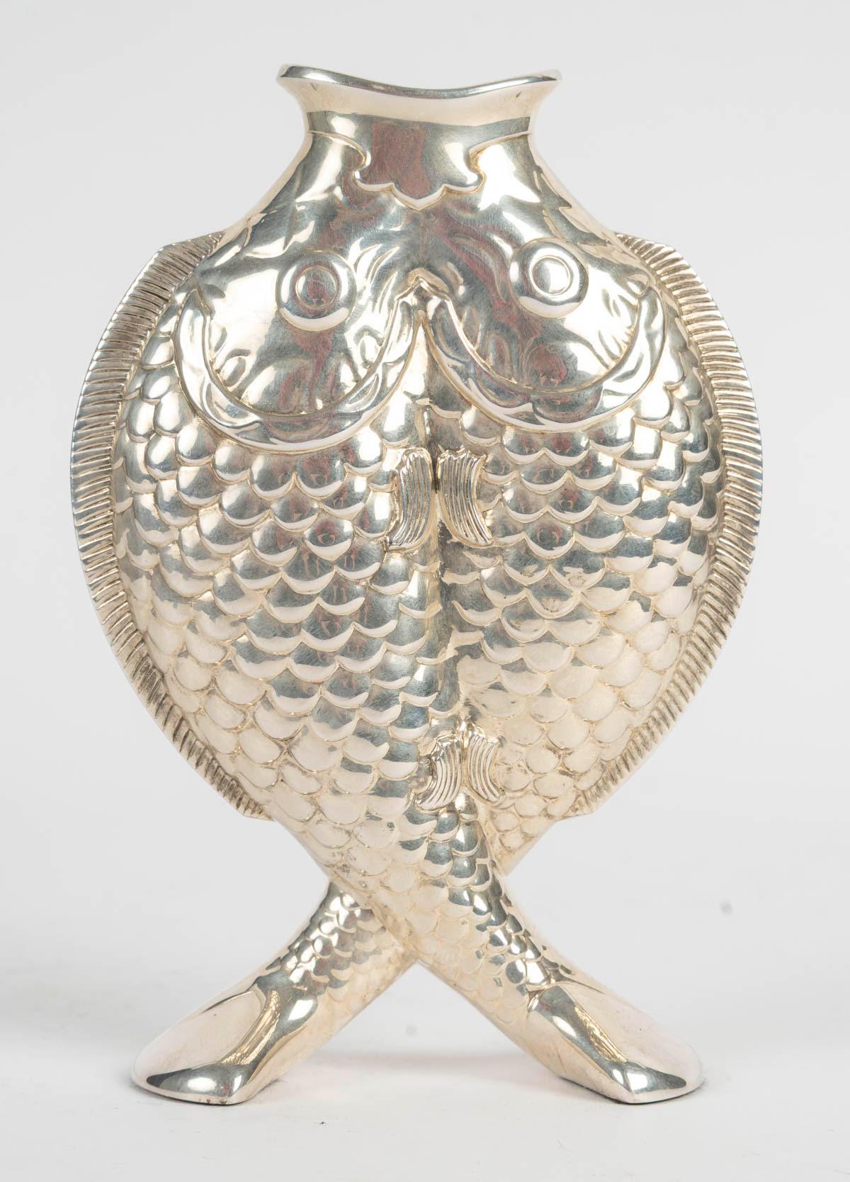 クリストフル　花瓶　two fish vase　魚　銀製品 Christofle Silver-Plated Vase With Two Fish, 20th Century. at 1stDibs