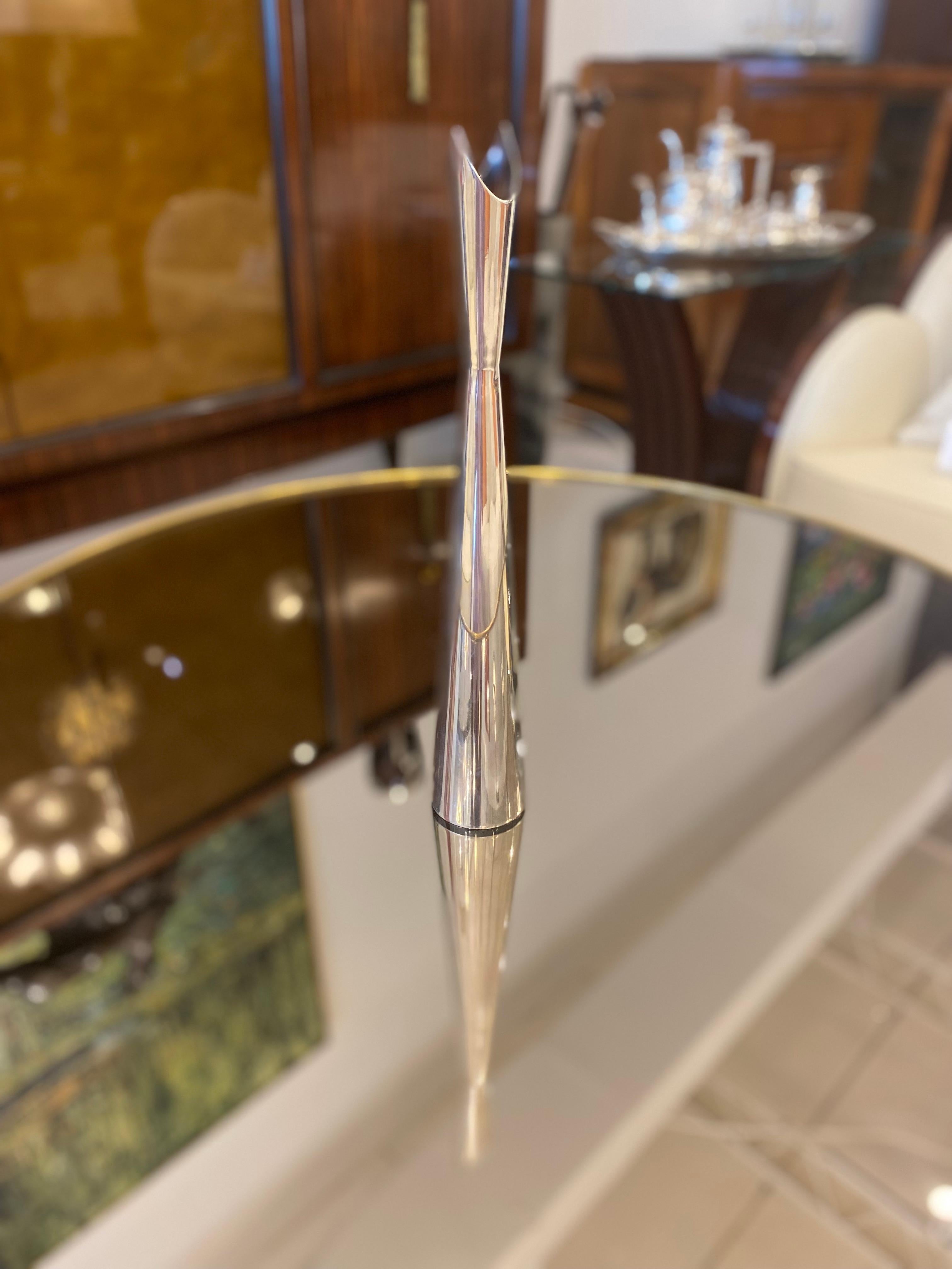 Francese Vaso a lampadina in argento di Christofle della metà del secolo scorso in vendita