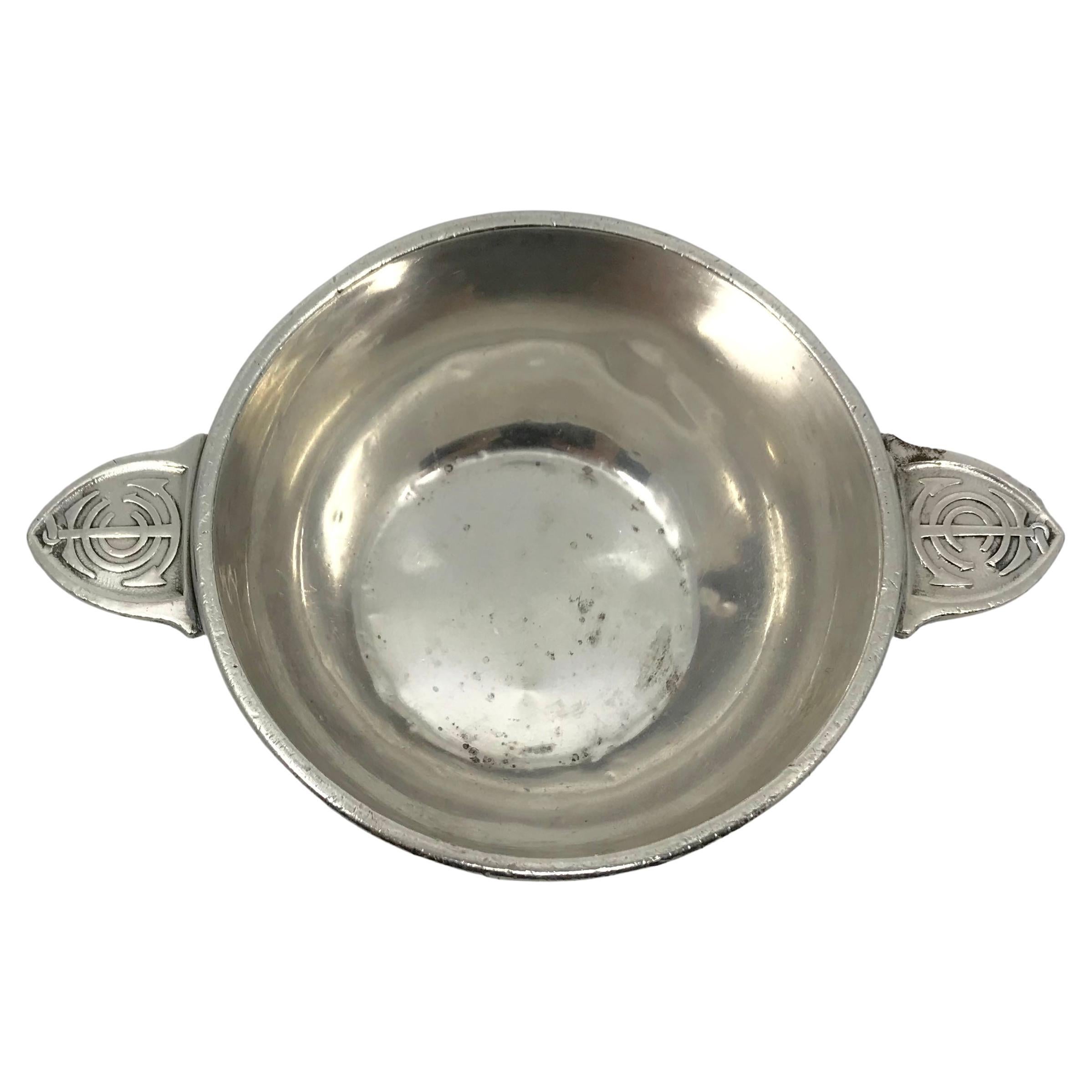 Tasse à voile en argent en forme de Quaich de Christofle en vente