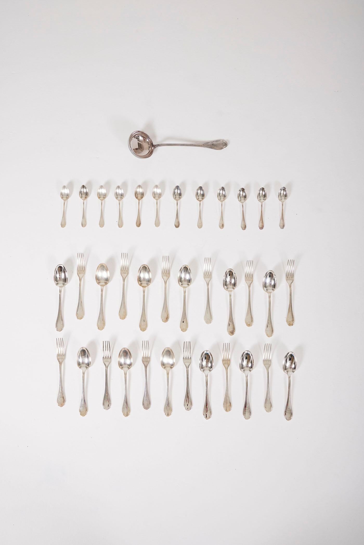 Christofle Silverware Set, 37 pieces In Good Condition For Sale In PARIS, FR