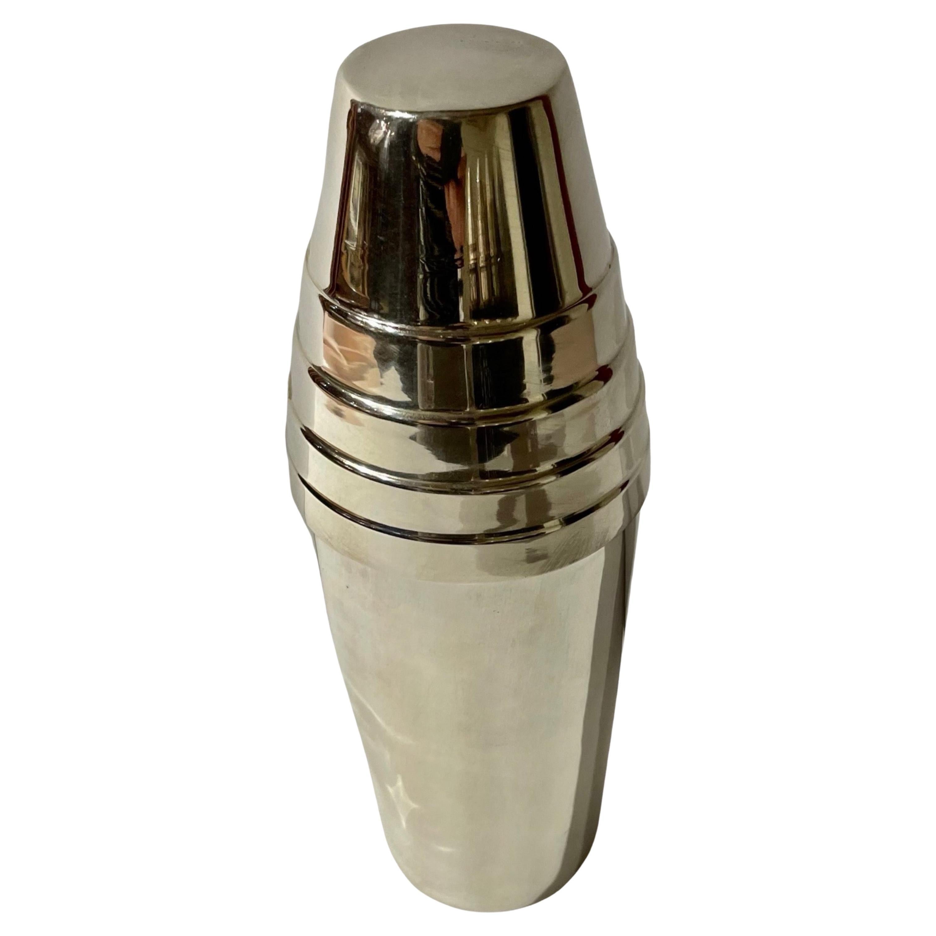 Art Deco Cocktail Shaker with Bakelite Handle and Stepped Skyscraper