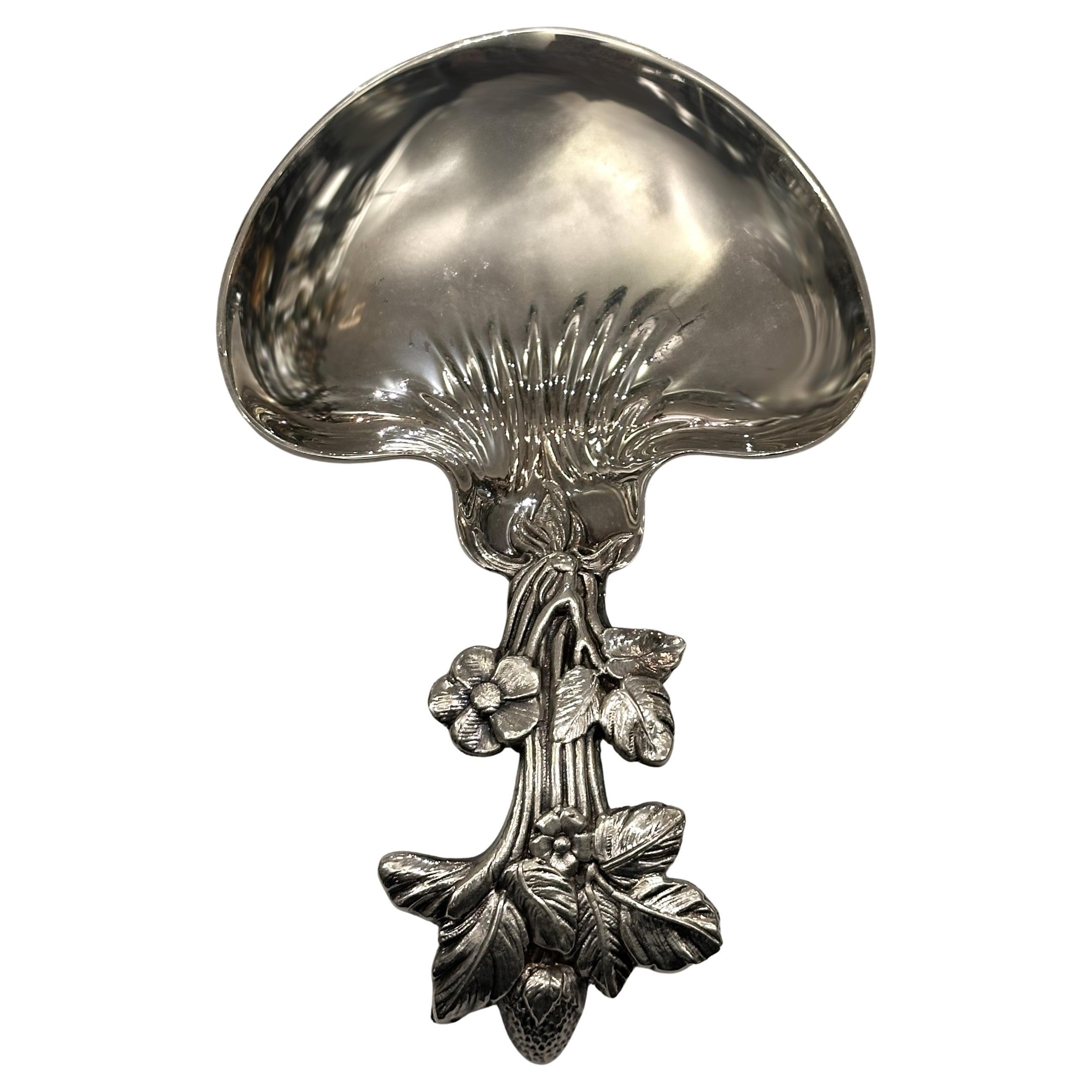 CHRISTOFLE Cuchara de fresa de metal plateado - Art Nouveau en venta
