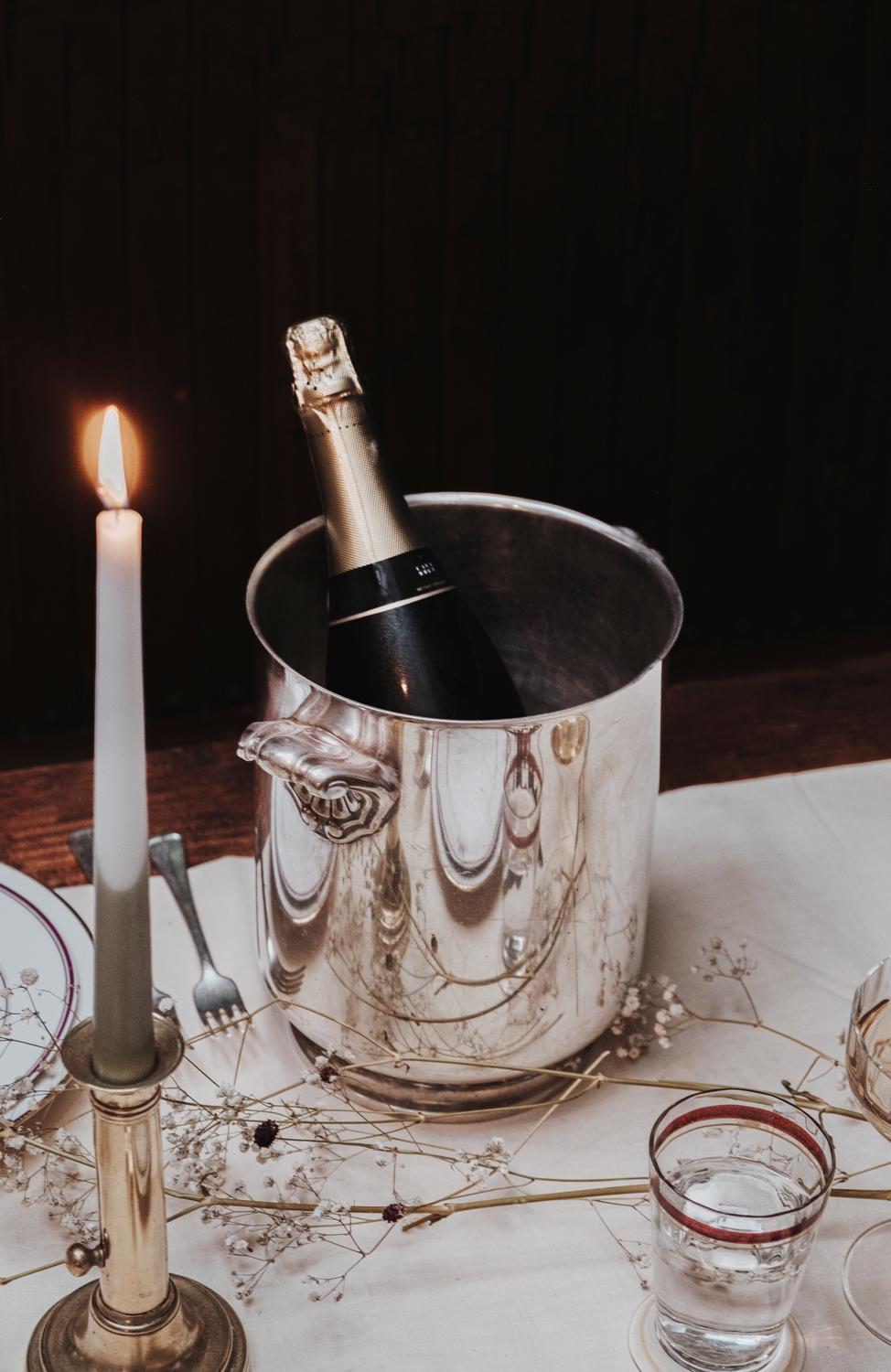 Vintage Christofle France silver plated wine or champagne cooler or ice bucket.

A stunning vintage champagne bucket or cooler in silver plate, a hefty quality piece by the famous French Orfevrerie Christofle of Paris. This design is called Ormesson