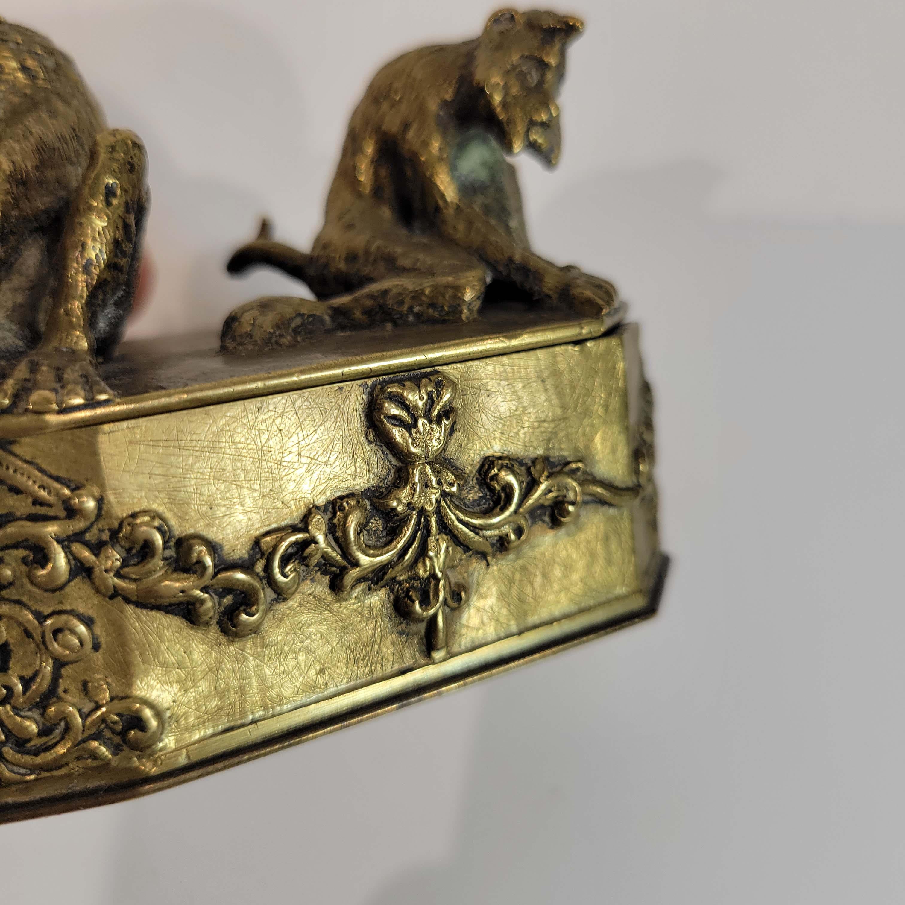 Bronze Une rare boîte en bronze avec trois singes de Christope Fratin (Français, 1801-1864)