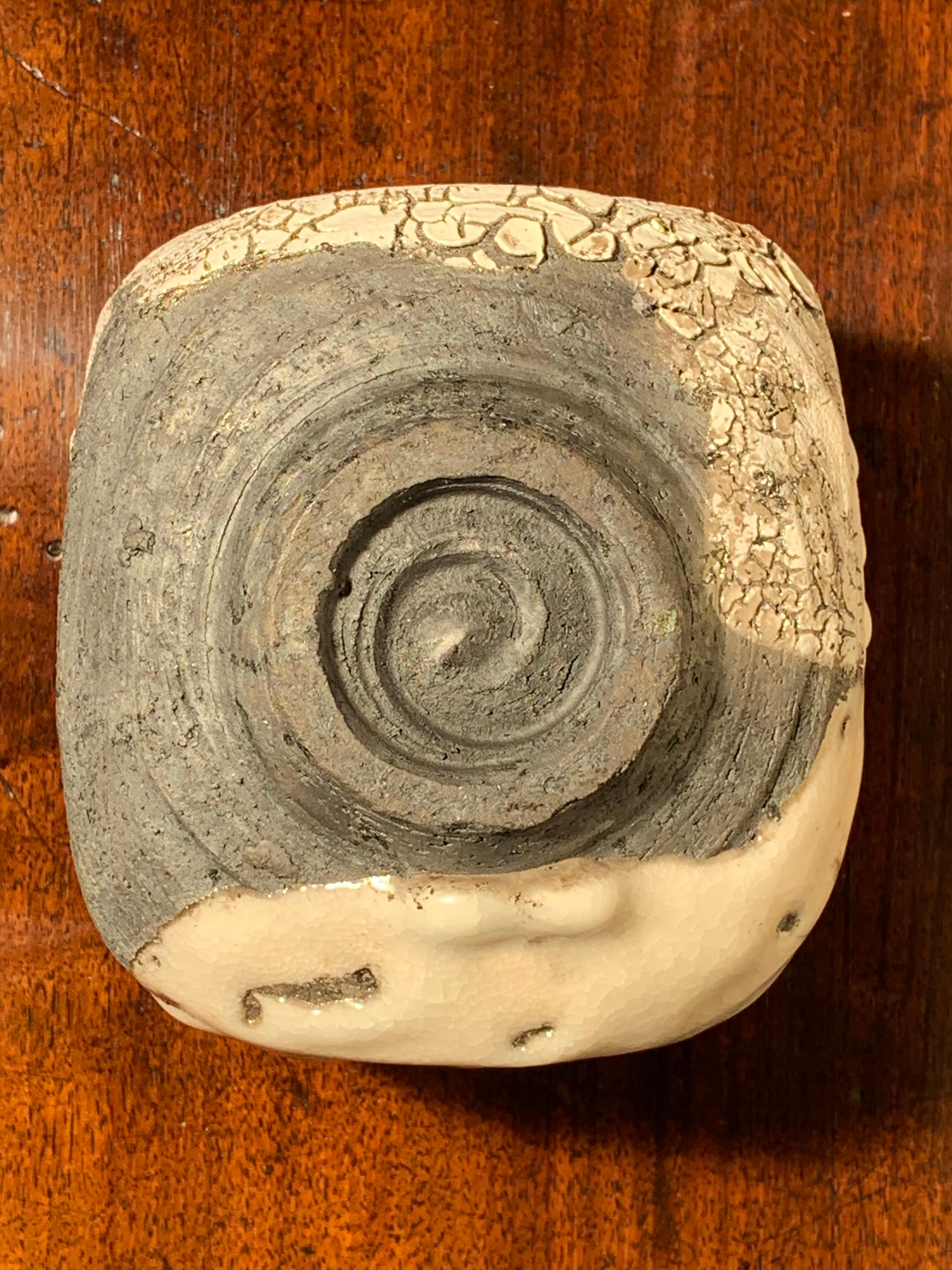 Christoph Zange Ciotola da tè cermoniale in Raku nero e coperchio Vaso di stoccaggio in vendita 2