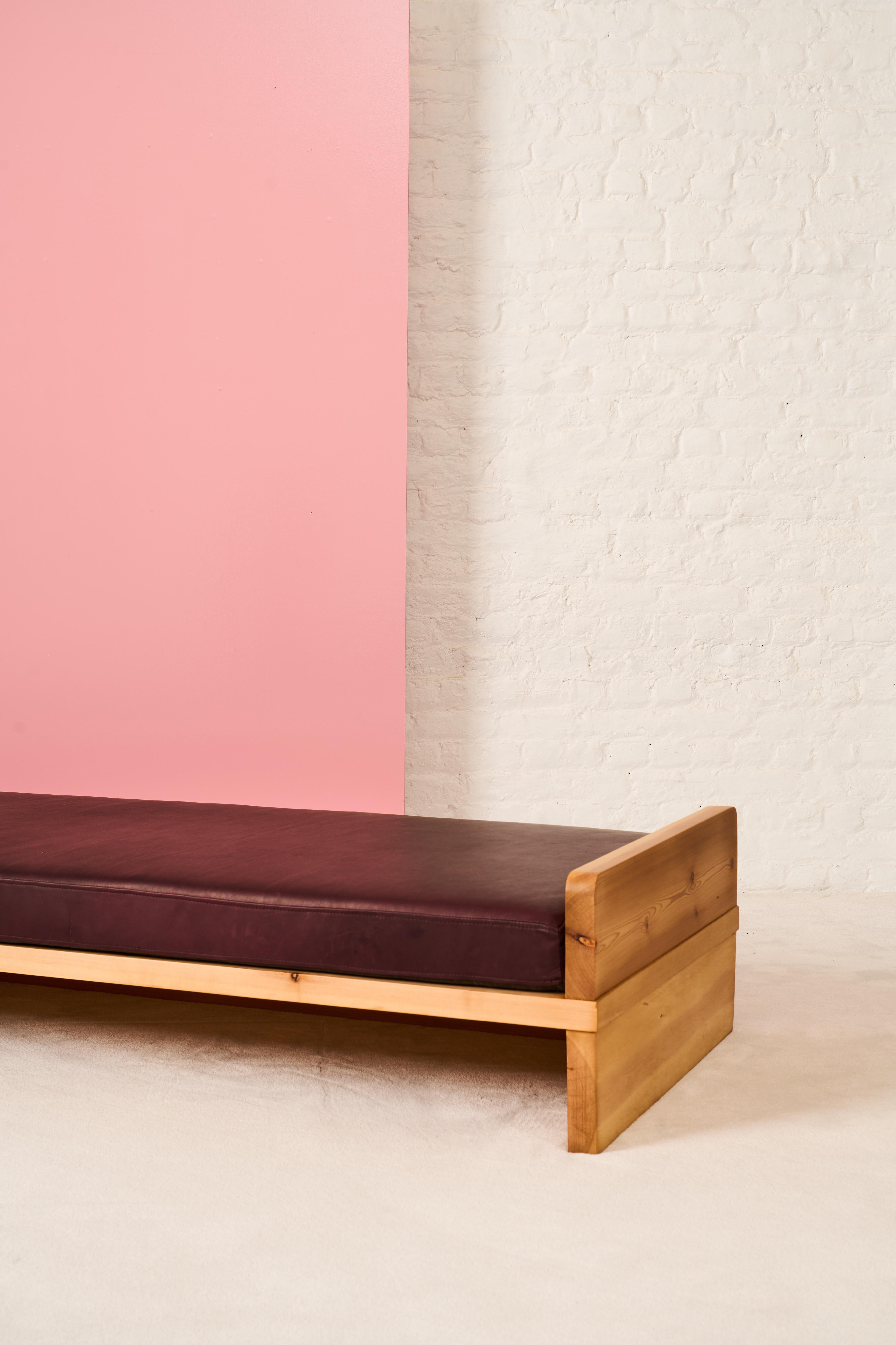 Leather CHRISTOPHE GEVERS - Daybed For Sale