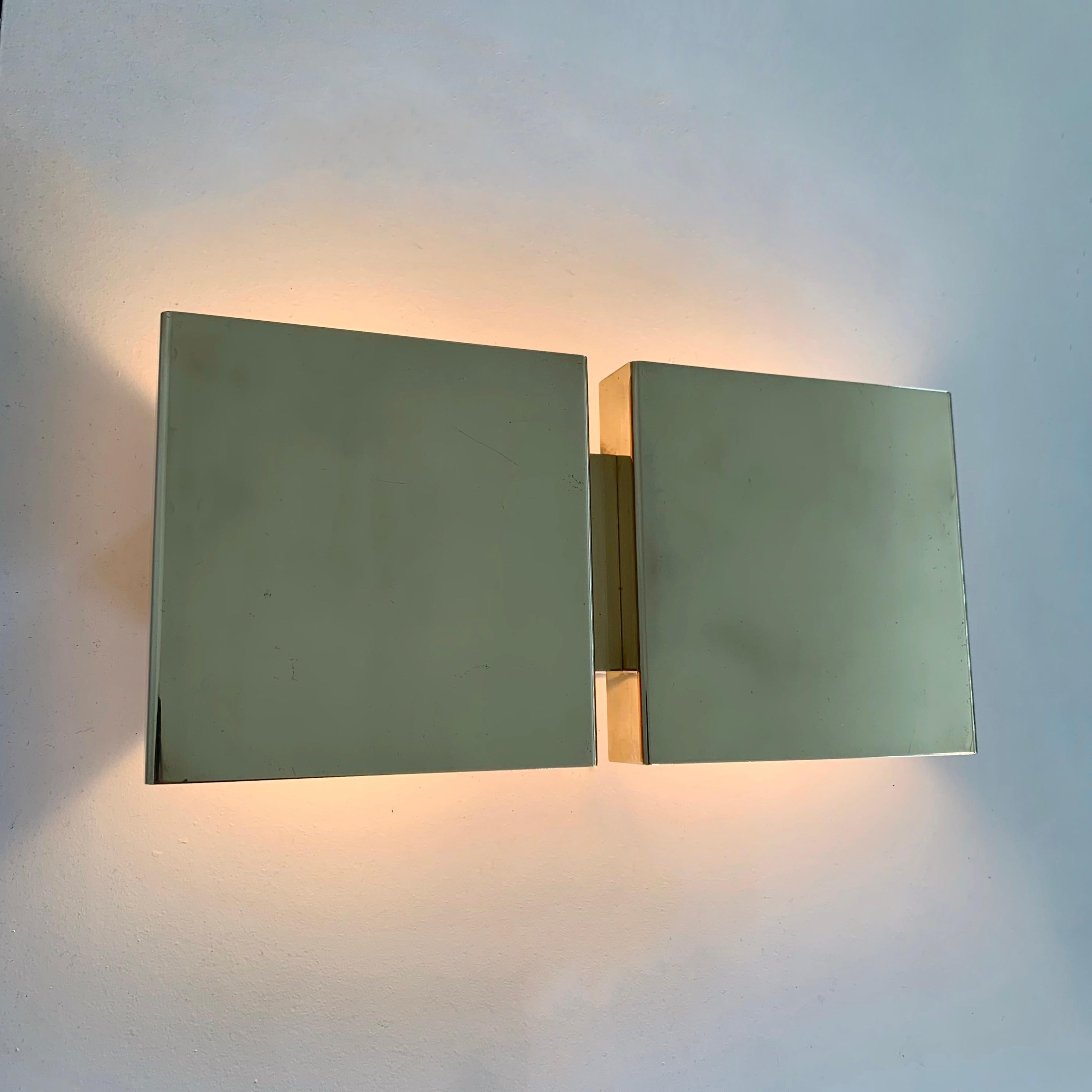 Polished Christophe Gevers Original Vintage GE20 Brass Wall Sconce, circa 1975, Belgium.  For Sale