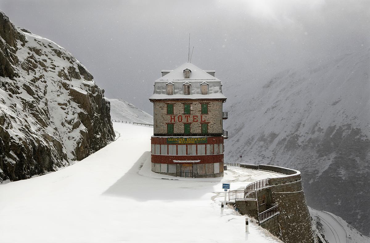 Belvedere Hotel 2 (2019), par le photographe contemporain Christophe Jacrot.
Impression d'art sur papier Hahnemühle.
70 x 105 cm  : édition de 8

Depuis de nombreuses années, le projet artistique de Christophe Jacrot est axé sur la recherche des